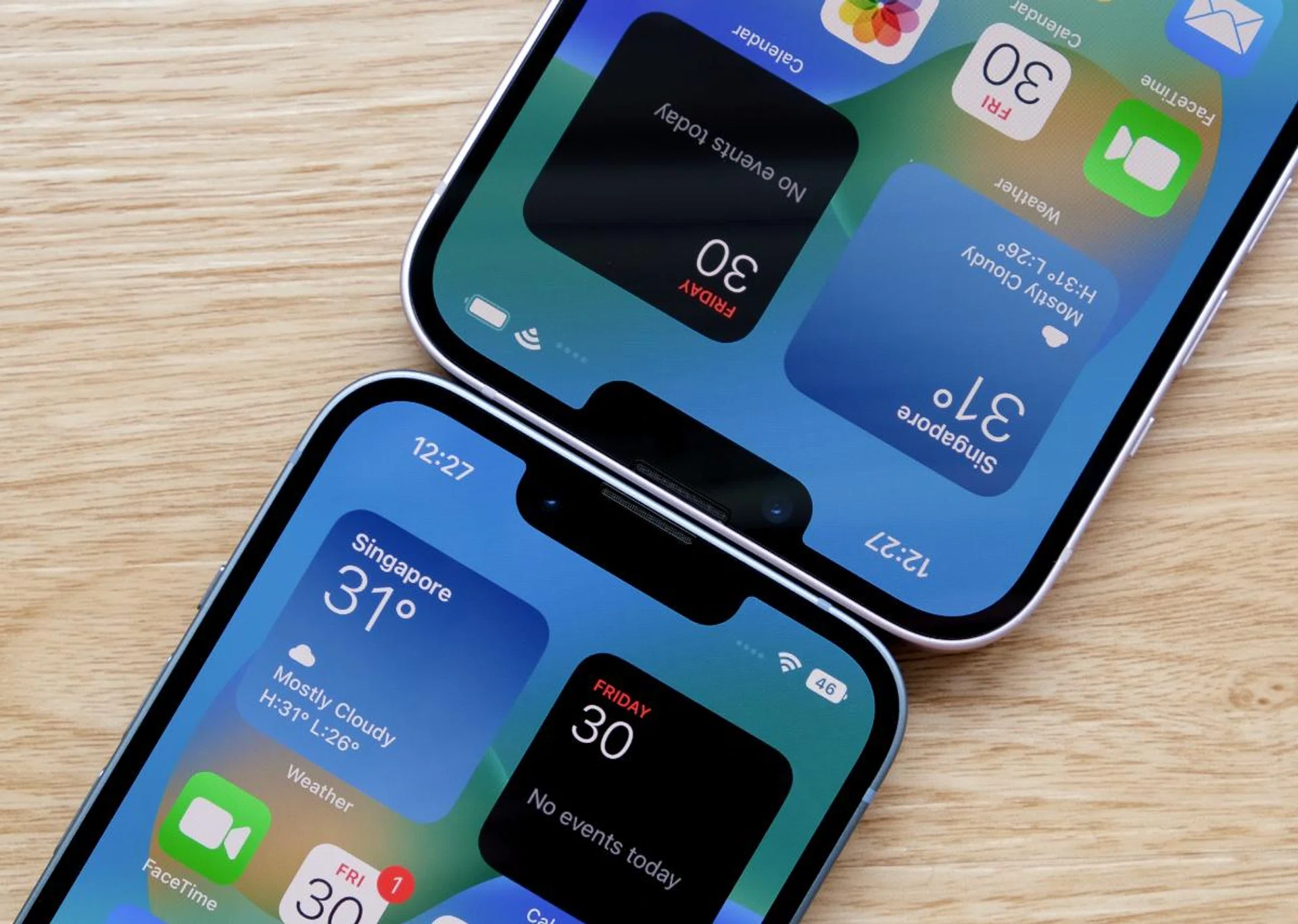 The display doesn't have Dynamic Island and isn't always-on.