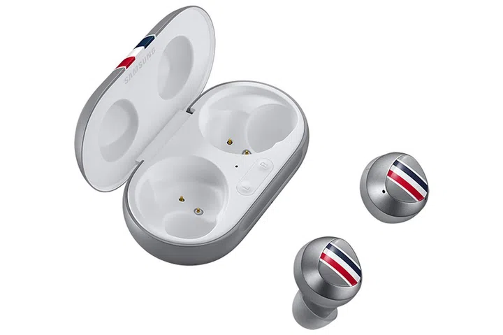 Custom-designed accessories also include the Galaxy Buds+ in Thom Browne' style.