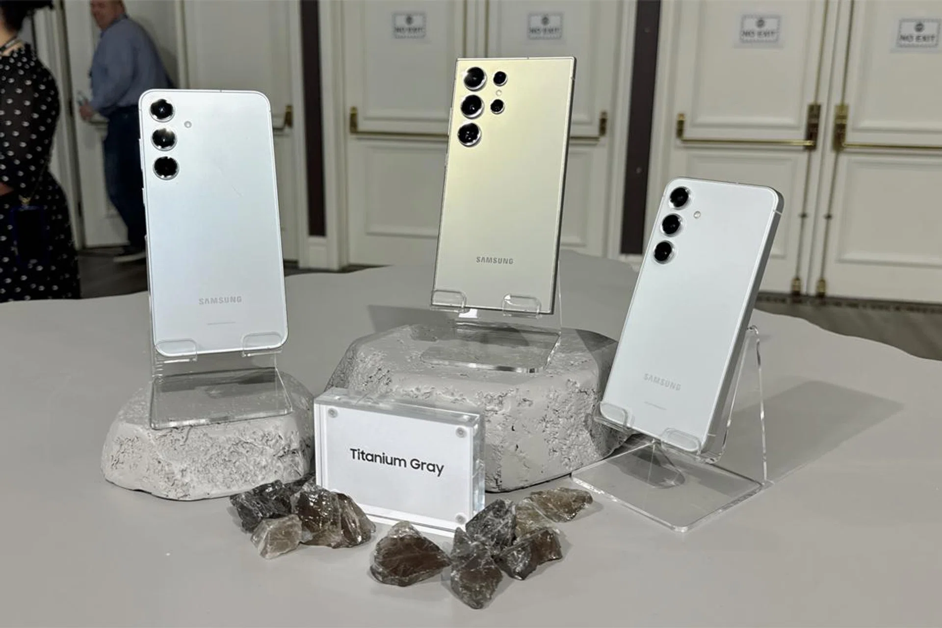 Samsung Galaxy S24 series in Gray colourways.