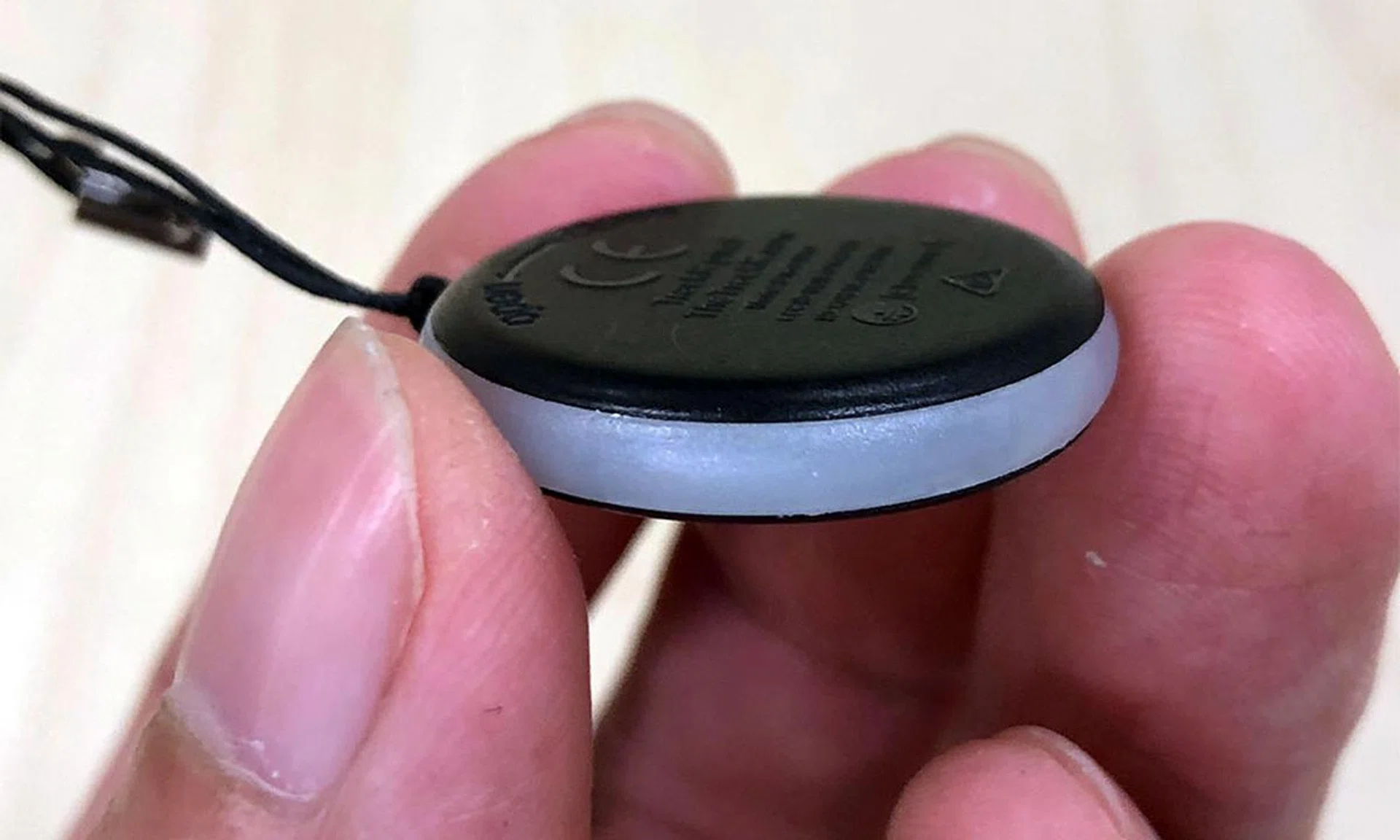 The back of the Pixel is so thin and smooth that I just couldn’t open it.