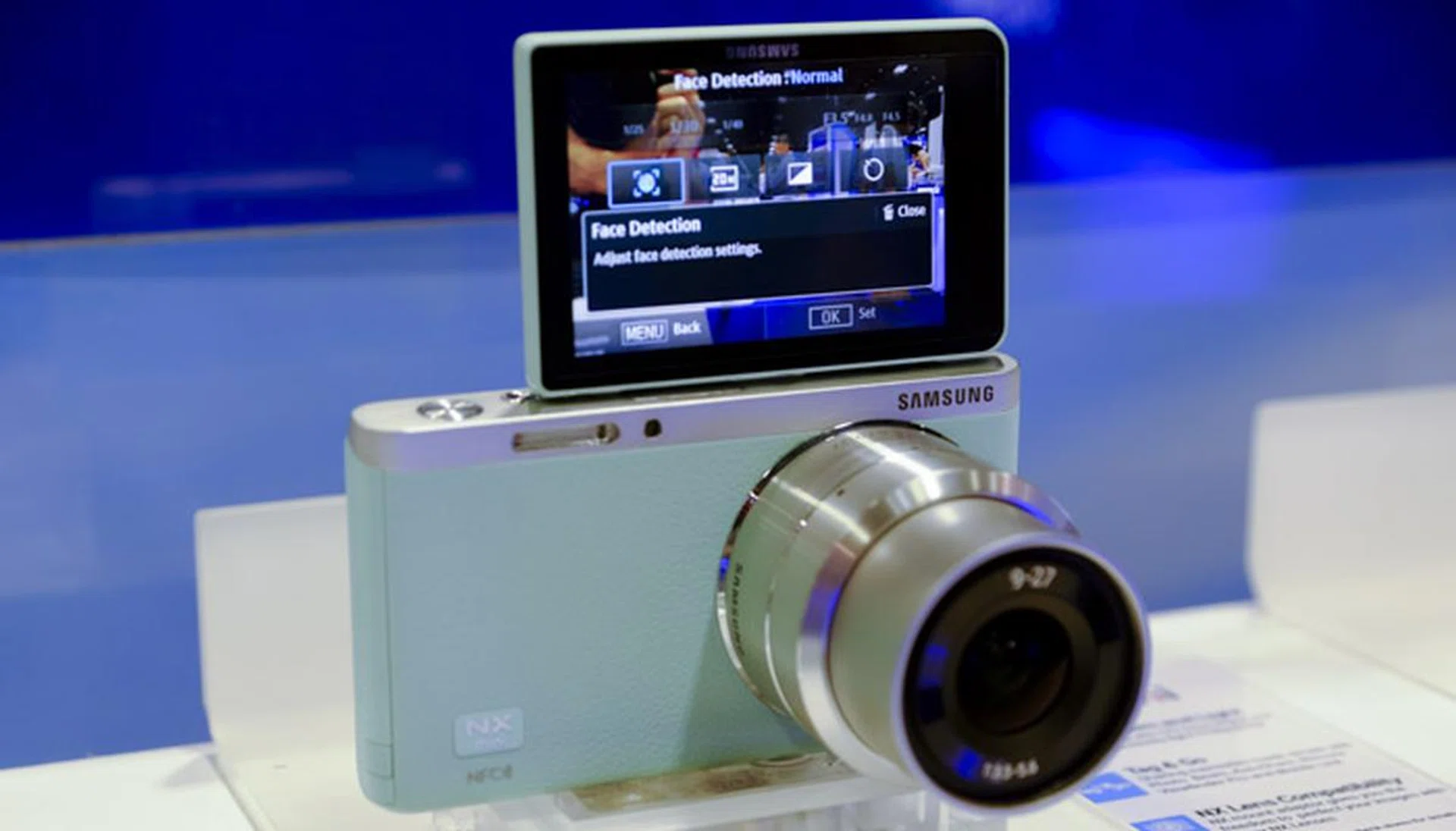 The NX Mini features a 20.5MP BSI CMOS sensor and goes for $588 at Comex with two 16GB memory cards, a leather jacket case, extra battery, selfie pod, Adobe Photoshop Lightroom, and NX school basic workshop thrown in.