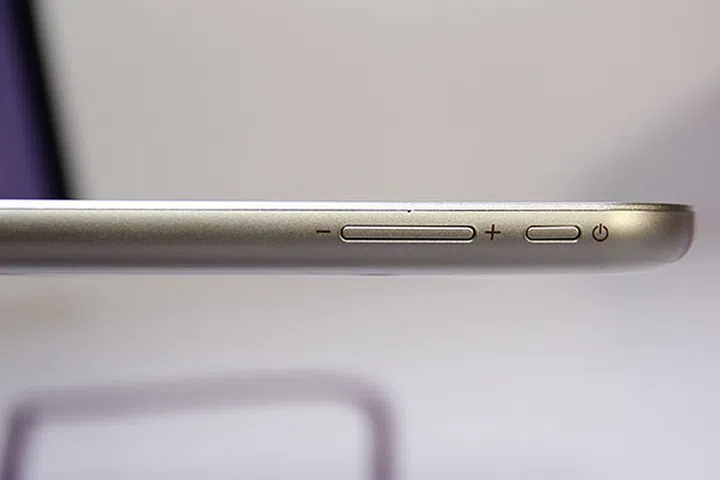 The Encore tablet is 10.68mm thick, with a starting weight of 450g.