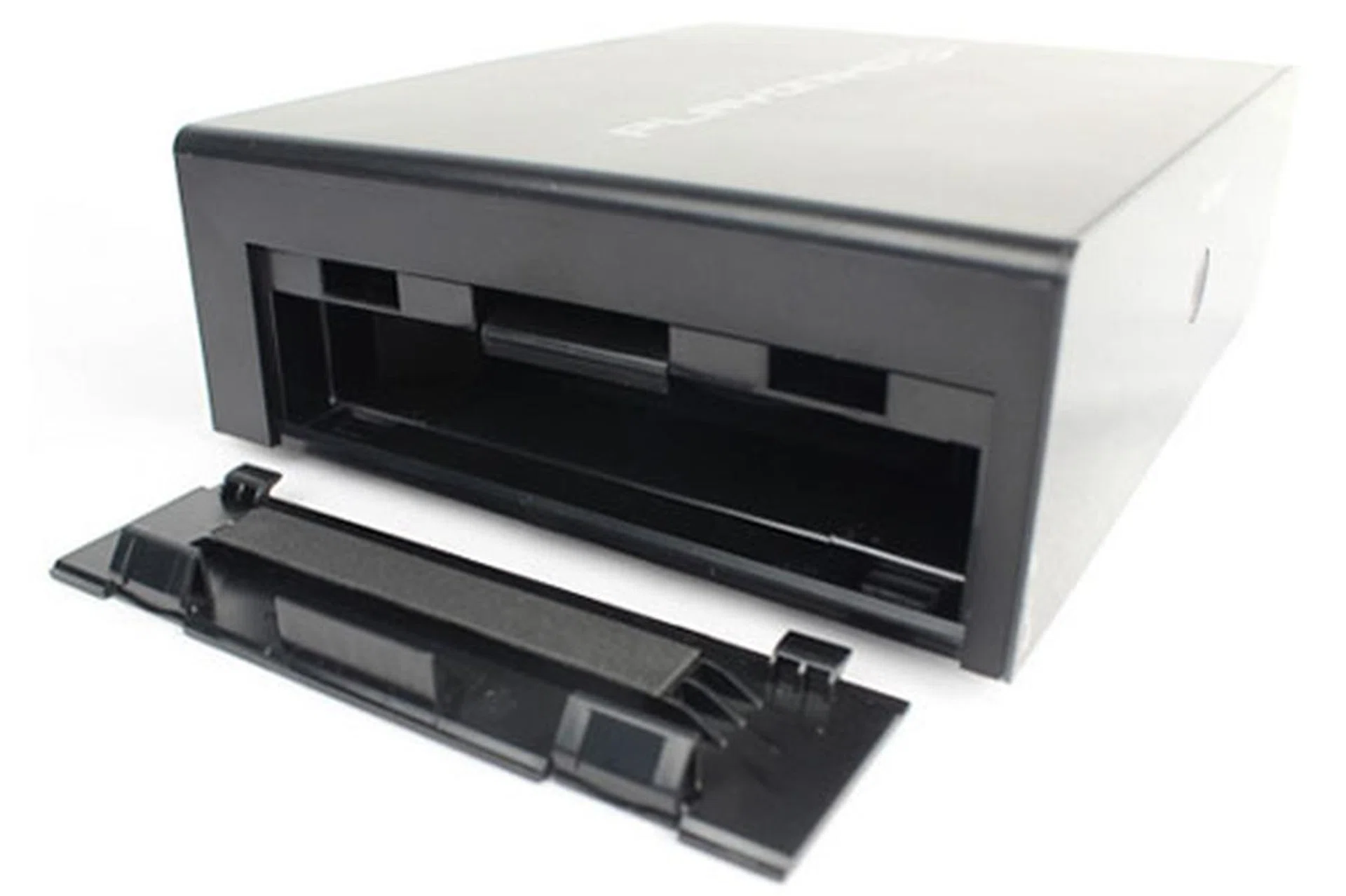 AC Ryan has retained the EZ Drive slot on the Playon!HD 3D.