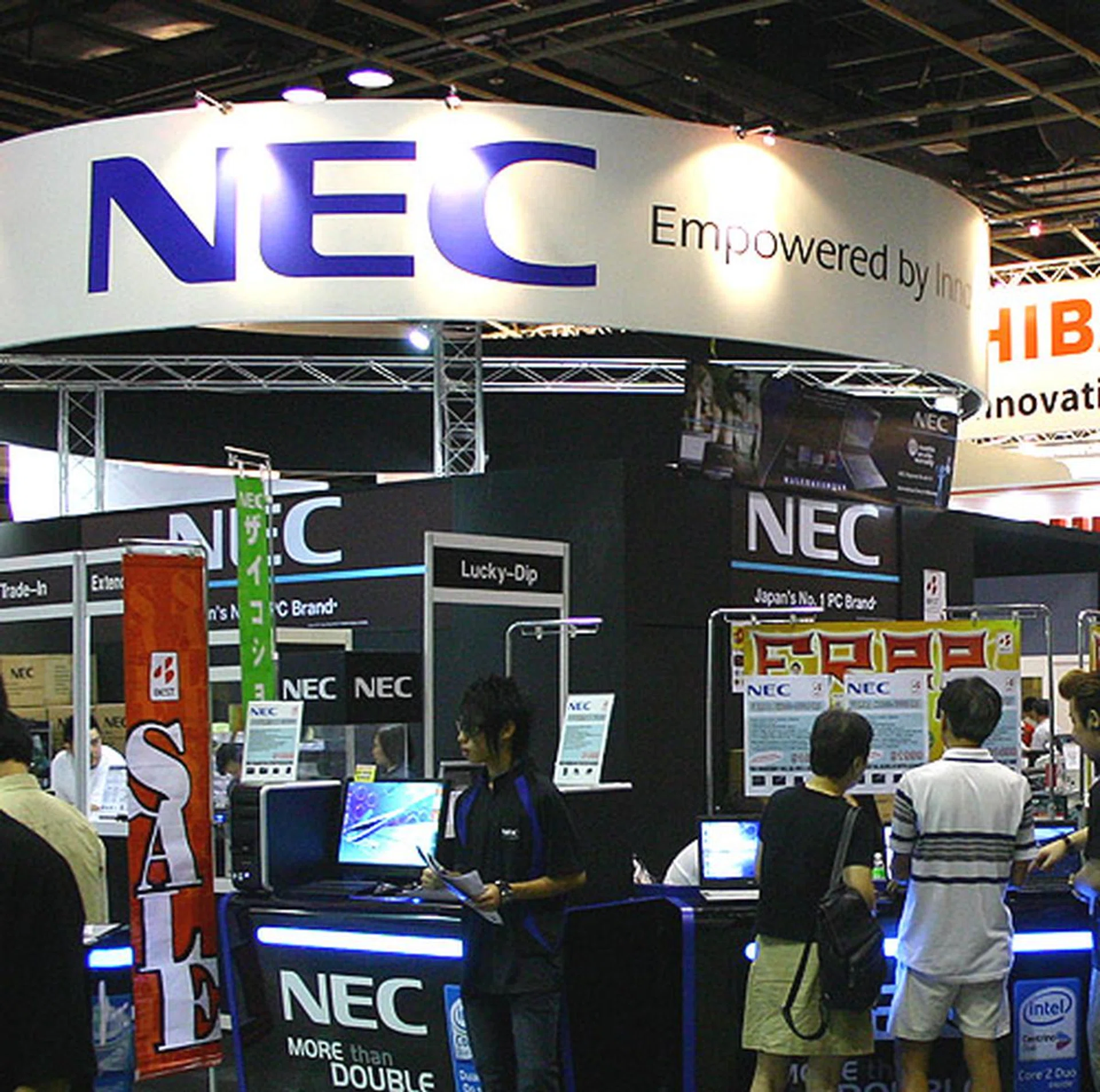  NEC was out in full force to promote its notebooks at Comex.  