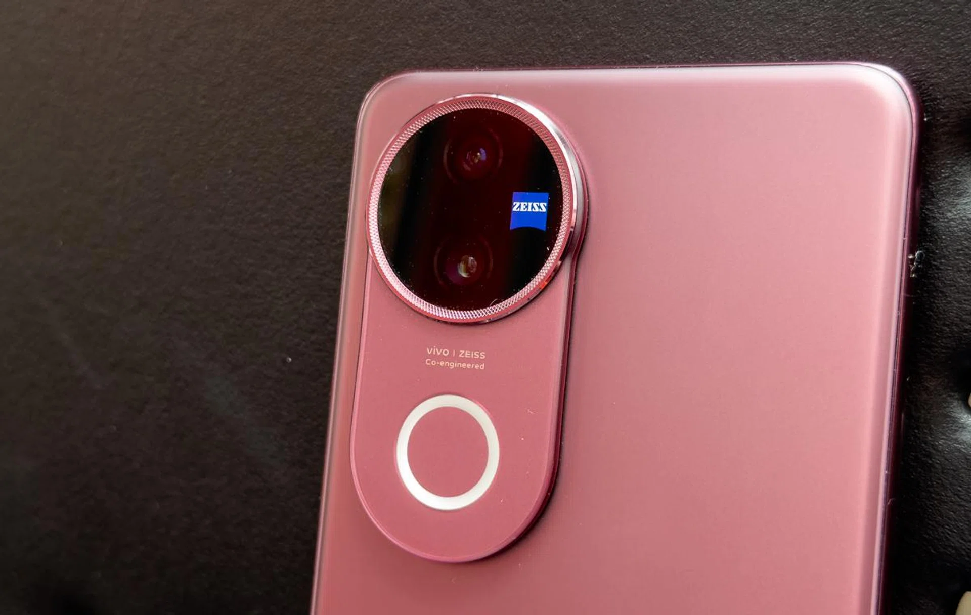 Dual 50MP rear camera array. Photo: HWZ.