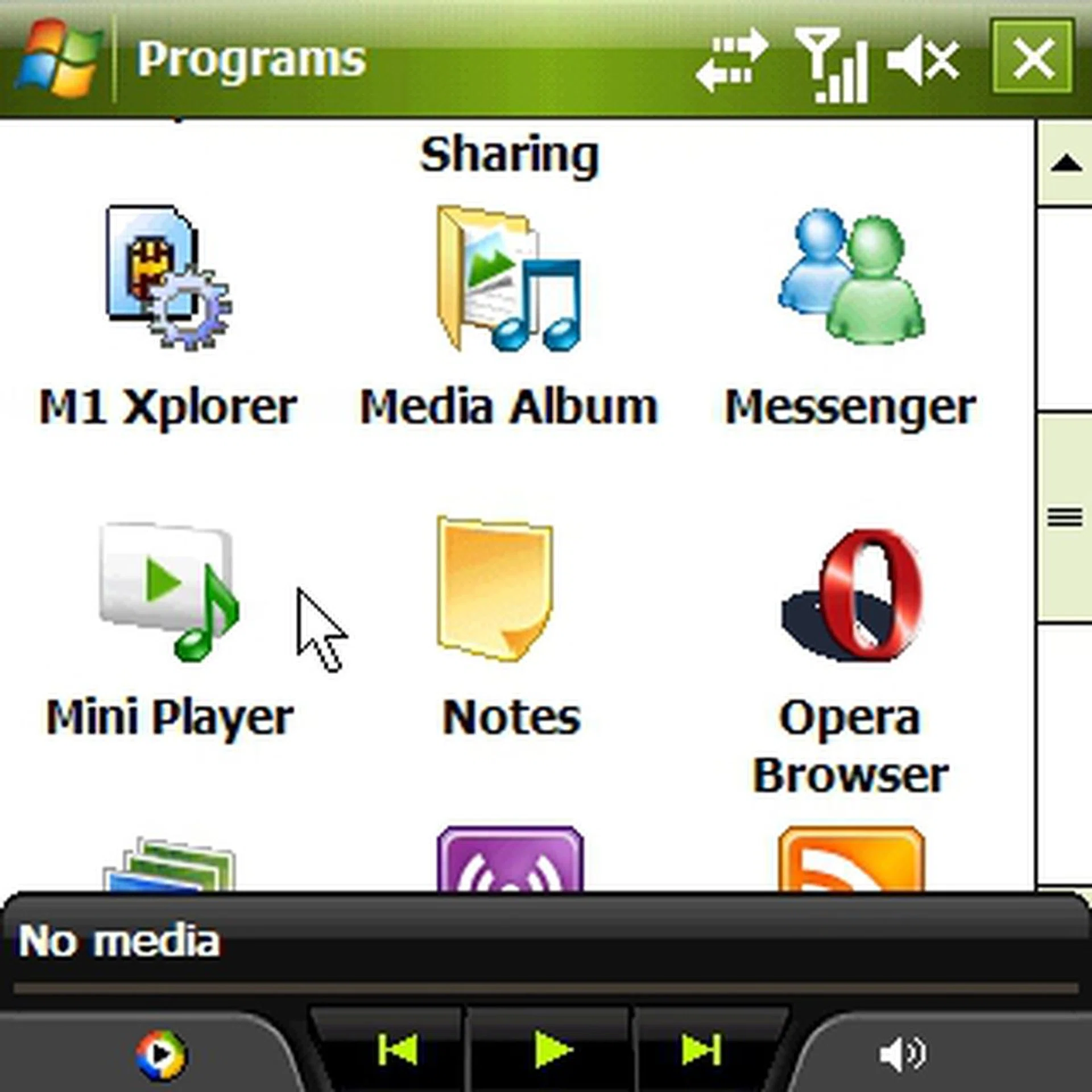 Mini Player, a nifty little application from Samsung's design palette, is a little pop-up control that allows you to have direct access to your multimedia files whilst you are multi-tasking on another application.