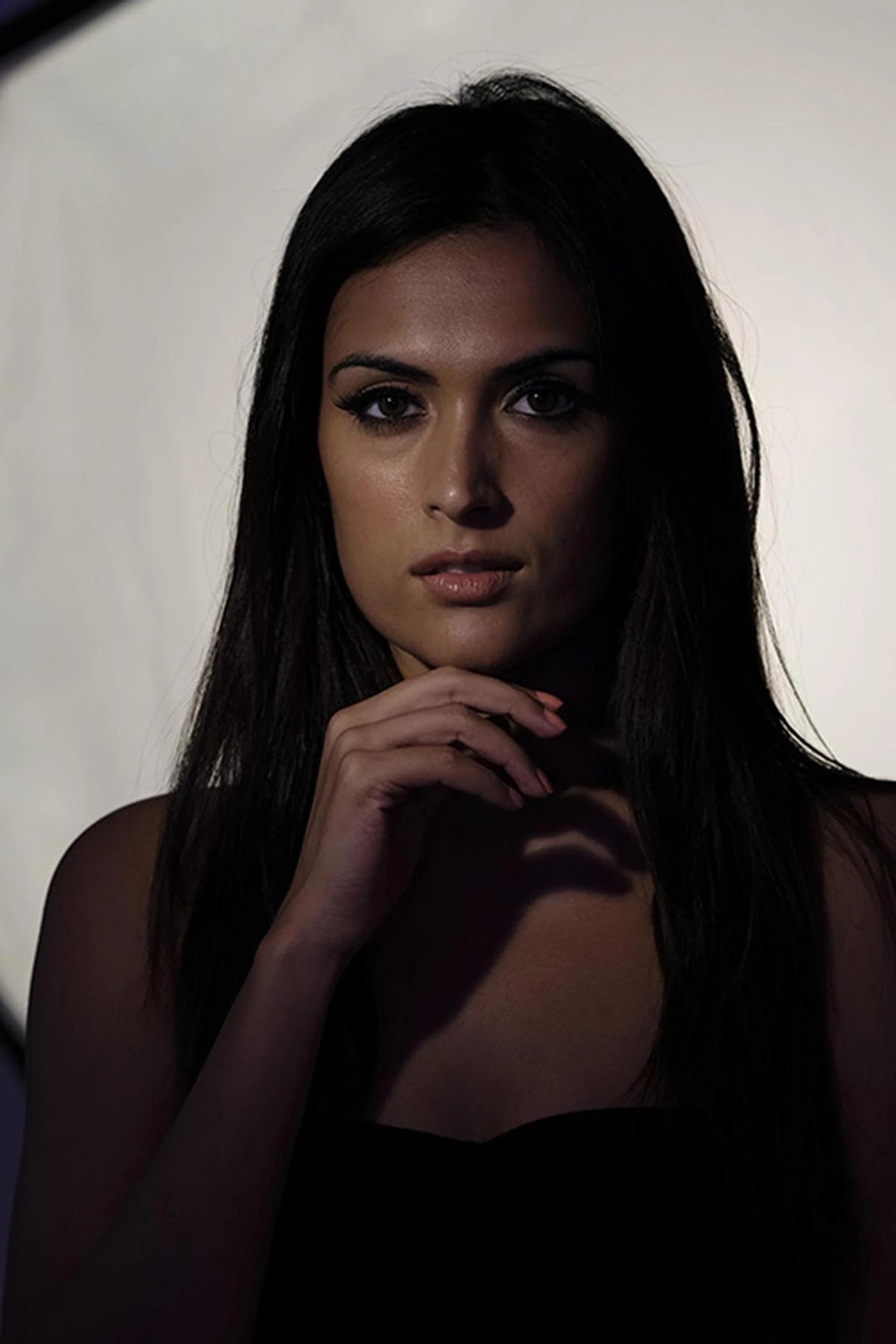 90mm at f/4.0, 1/200s, ISO 1600