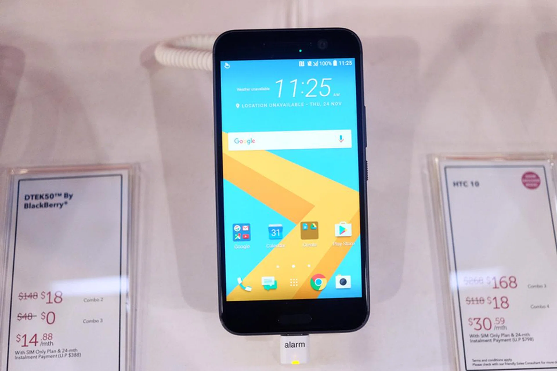 The HTC 10 is a Snapdragon 820-equipped 5.2-inch smartphone with HTC's signature metal uni-body design with a curved rear and chamfered edges. The phone has a 12-megapixel, f/1.8 rear camera and Quad HD display. Get one for just $18 when you sign up for a Singtel Combo 4 plan ($82.90/month) and get a free HTC Mini+ worth $60.