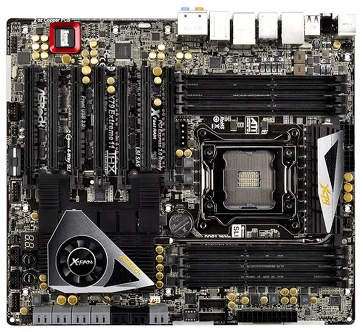 The ASRock X79 Extreme11 features a whopping seven PCIe x16 physical slots, with four of them being fully PCIe Gen 3.0 compliant. Due to the heatsinks of the PLX PEX 8747 chips, the PCIe slots that are located near do not have retaining clips to secure installed expansion cards.