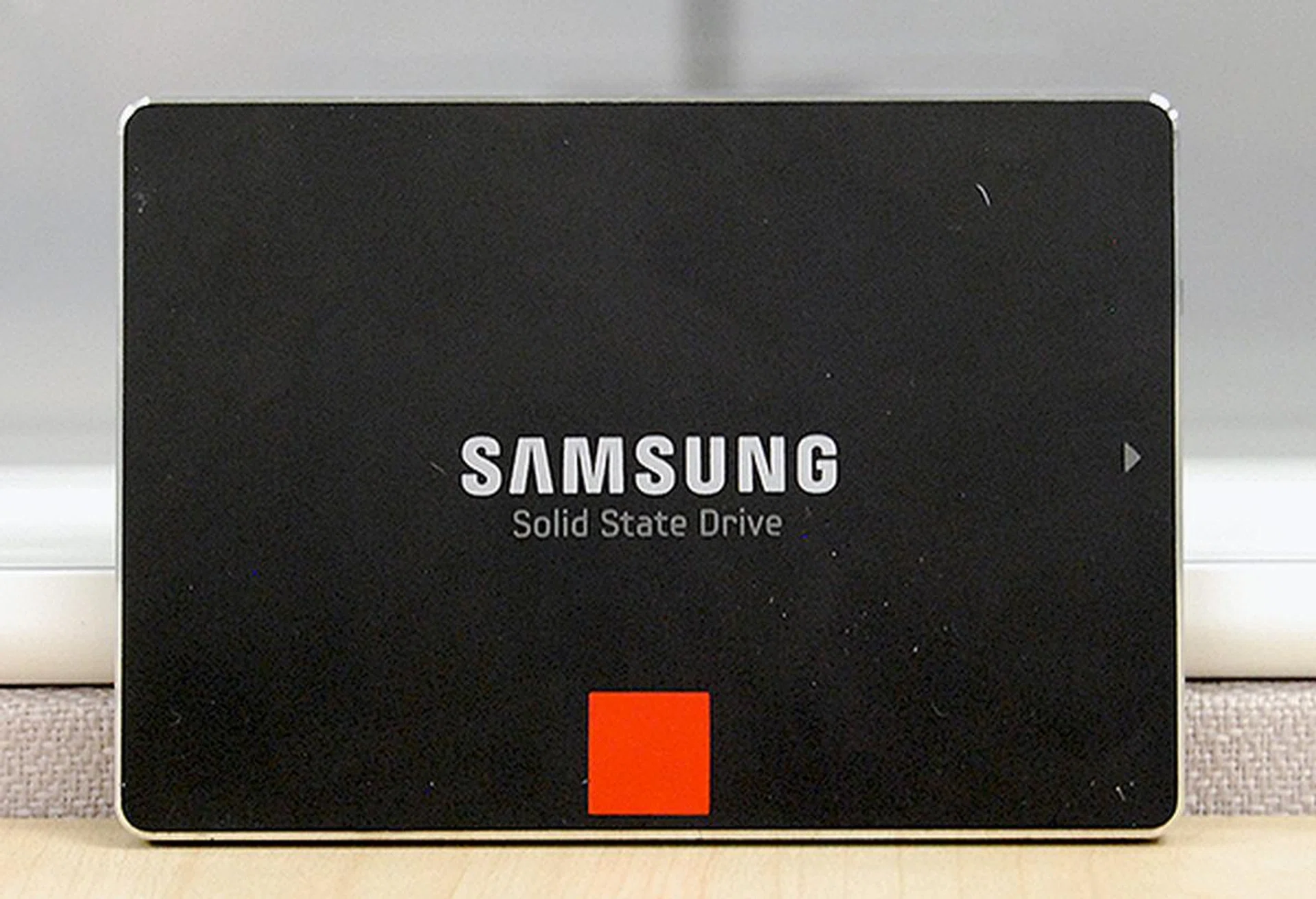 Samsung's SSD 840 Pro features a new MDX controller and the best memory chips from Samsung's own NAND foundry.