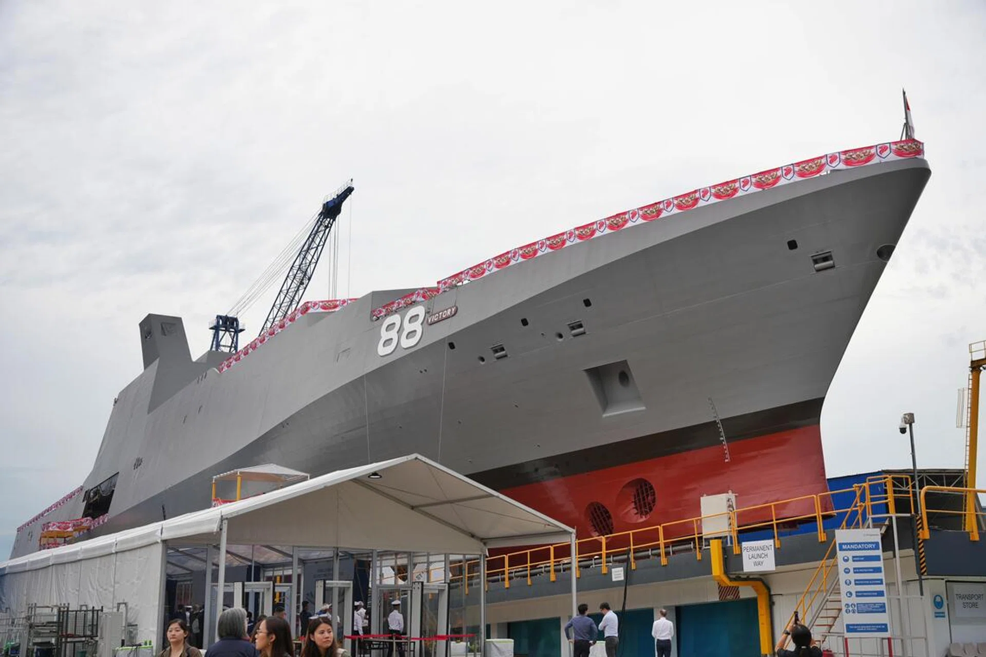 CMG20251021-ChiaTY01/谢智扬/张佳莹/Launch of the Republic of Singapore Navy's First Multi-Role Combat Vessel.［ST Engineering Marine Ltd, Admin Building, 16 Benoi Rd, S'629889］
The MRCV is designed to be a modular vessel with capability of being a drone mothership that controls multiple unmanned systems.