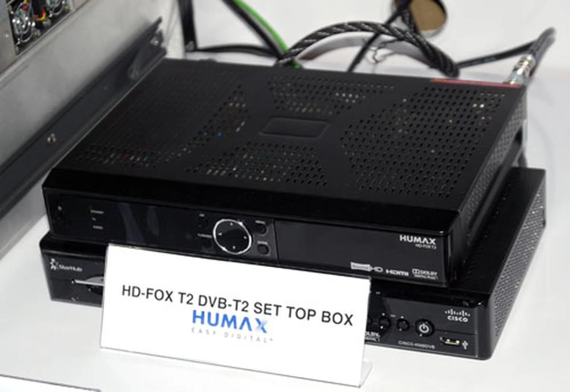 Set top boxes such as the HUMAX STB shown here are required to decode the DVB-T2 signal. This baby with a built-in 500GB HDD will set you back about S$700 according to MediaCorp. As for HDTVs, the price difference between integrated DVB-T and DVB-T2 tuners is just about US$25 as stated by DVB Project. 