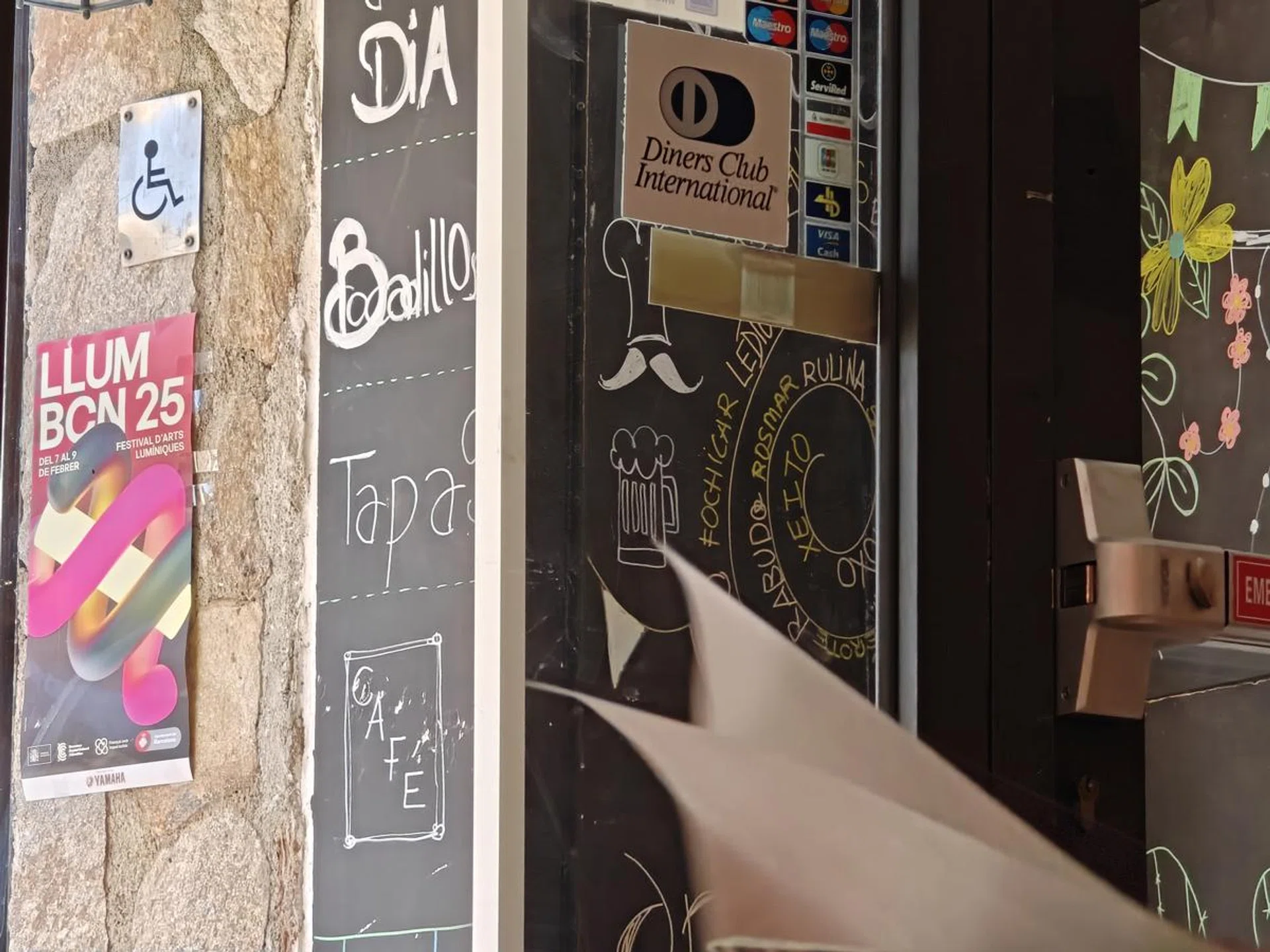 6x lossless zoom. Photo: HWZ.