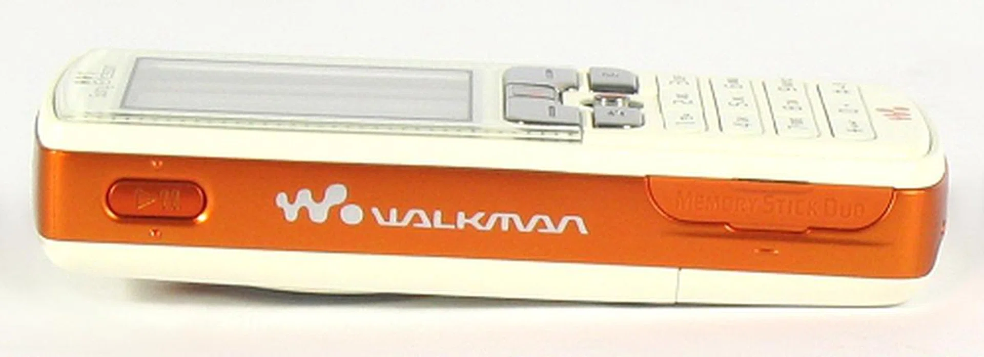     *
The Walkman label was prominent featured. Undoubtedly, it was a good move on Sony Ericsson's part in using a successful label that has managed to convince the masses of its audio prowess over the years.