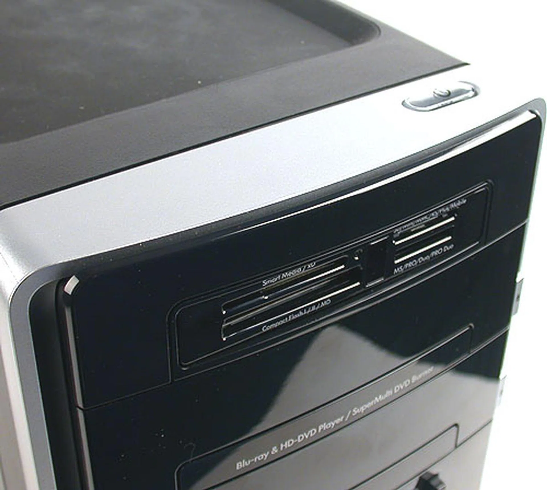 An excellent and practical decision by HP (and by a few other chassis and PC vendors nowadays) is to place the power button at the top of the chassis. After all, most users place their 'desktop' on the floor and having the button at the top is convenient.