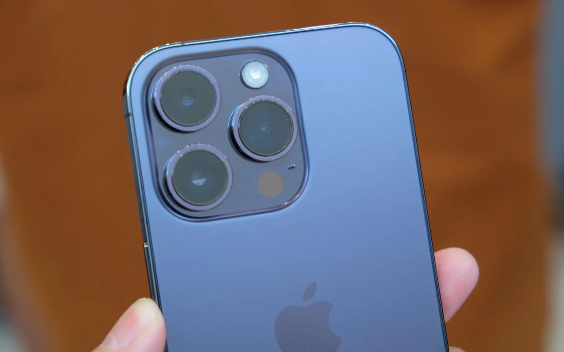 iPhone 14 Pro series, rear cameras.