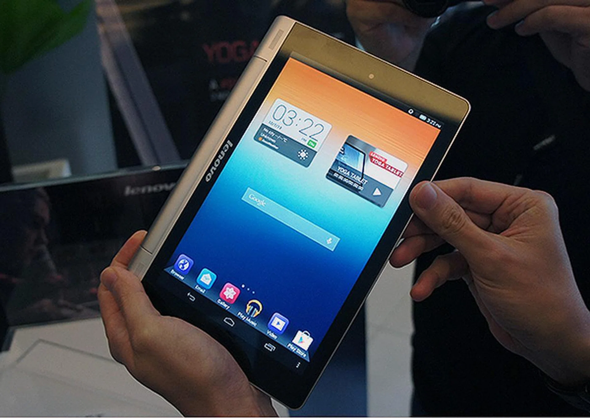 The smaller 8-inch model is certainly much handier. The 10-inch tablet is still a little unwieldy even with the grip, but that is mostly down to the fact that a 10-inch display is sizable no matter what.