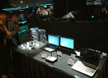 Prolink is gearing up for the Great Singapore Sale, on from 25th May to 22nd July, with lots of promos and goodies to be given away during this upcoming shopping season. Also on display at tonight's event is the PRO1301WE portable monitor and WNR1012 4G router.