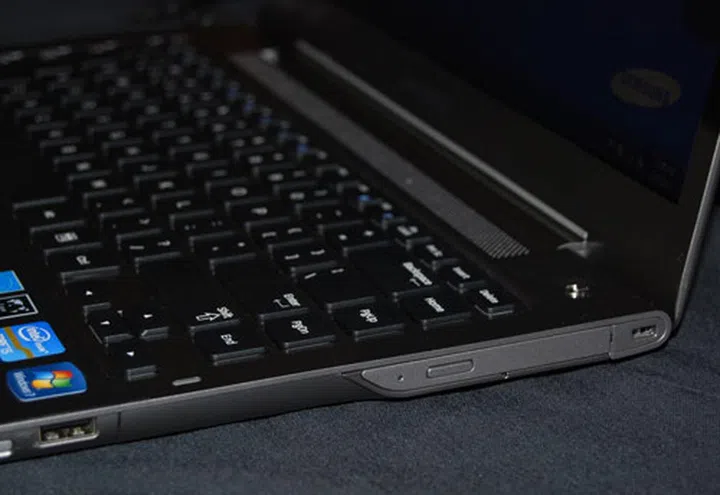 What the optical drive on the 14-inch Samsung Series 5 Ultra notebook looks like. 