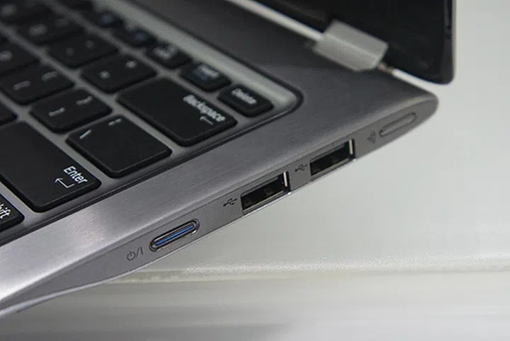On the right lies the power button and two USB 2.0 ports.