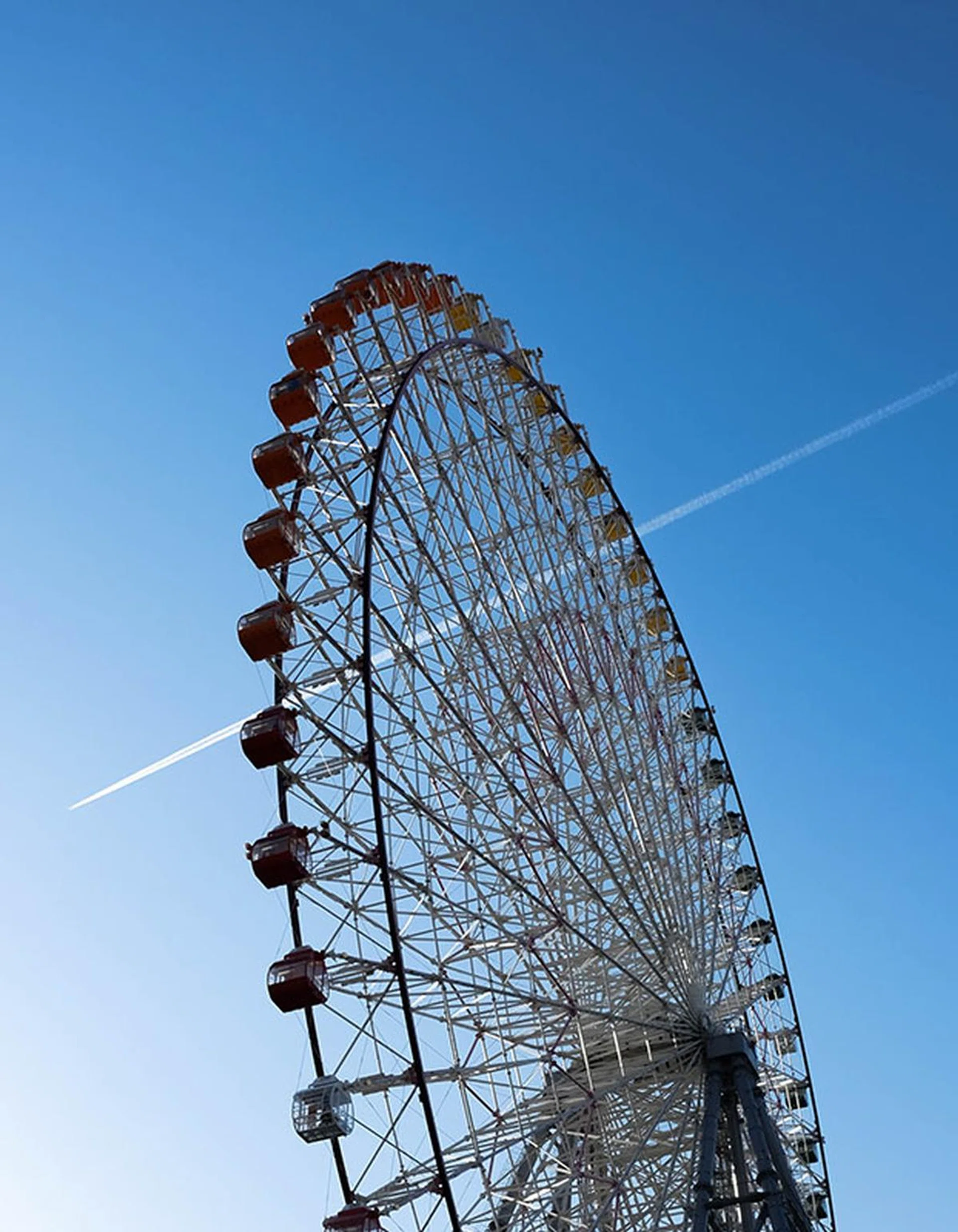 The Tempozan Ferris Wheel in Osaka is 112 meters tall and was once the tallest ferris wheel in the world.