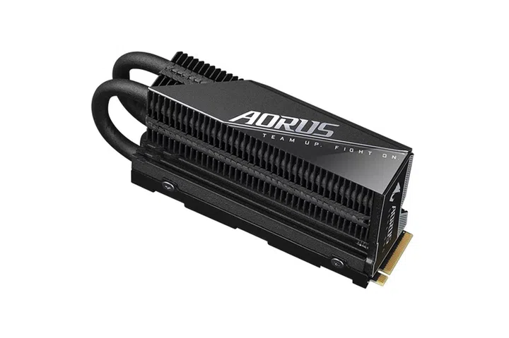 Matt black heat sink sitting on top of Gigabyte's AORUS Gen 4 7000s Prem. SSD
