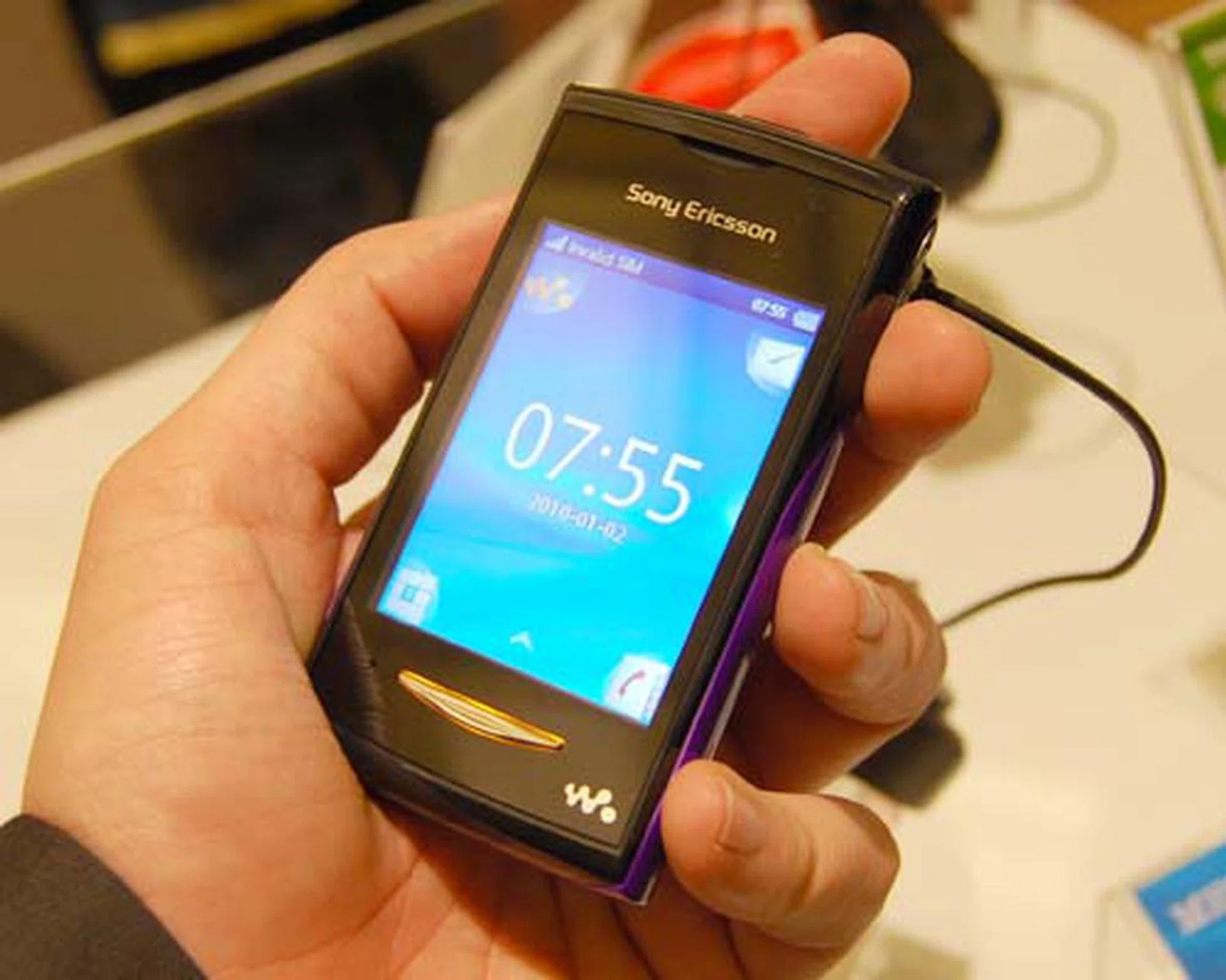 The Yendo sports a similar user interface to the earlier X10 and X10 mini pro, with its four shortcuts located at the corners.