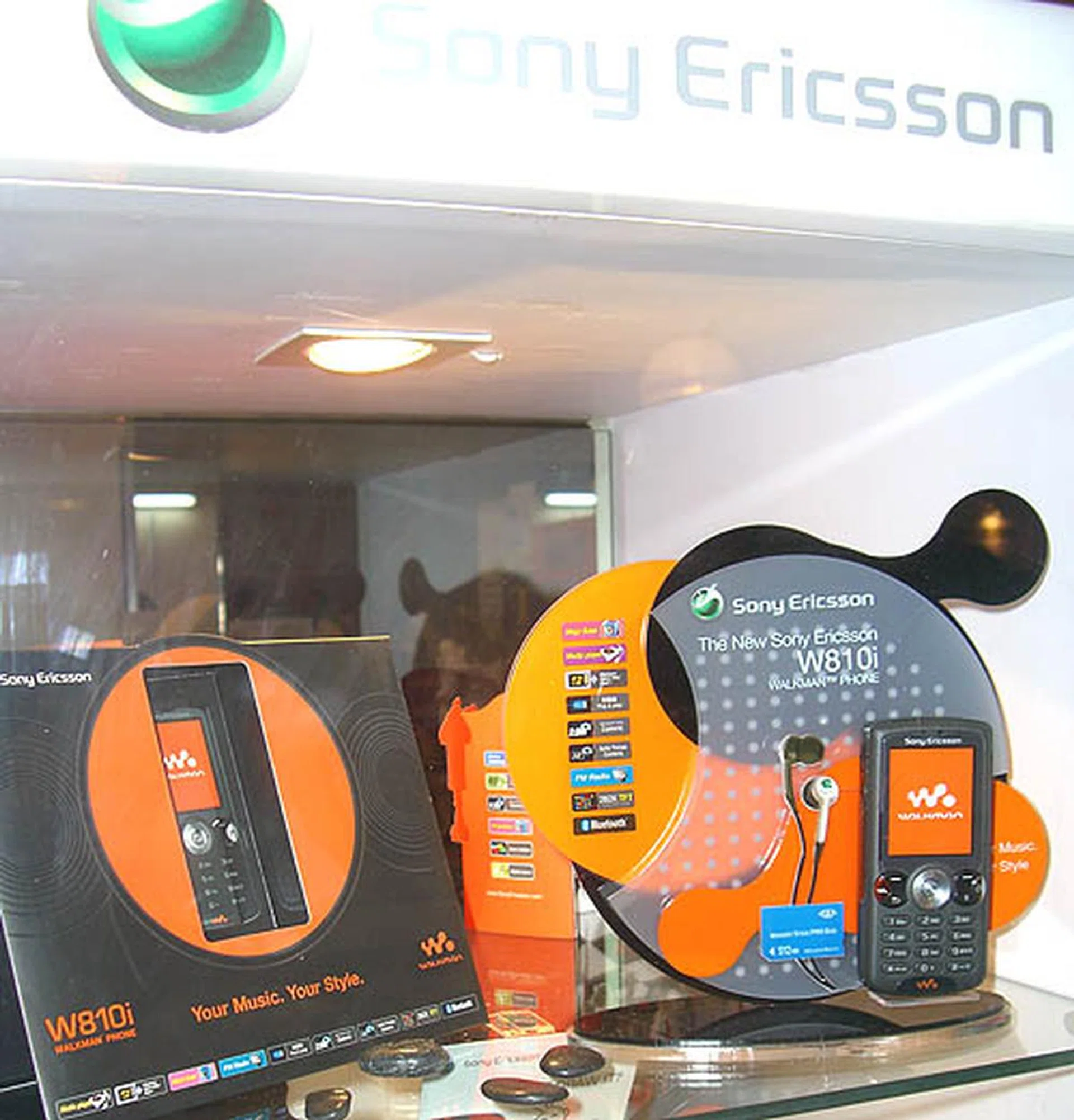 Sony-Ericsson's latest Walkman phone, the W810i continues to bring music to the mobile phone and in style.