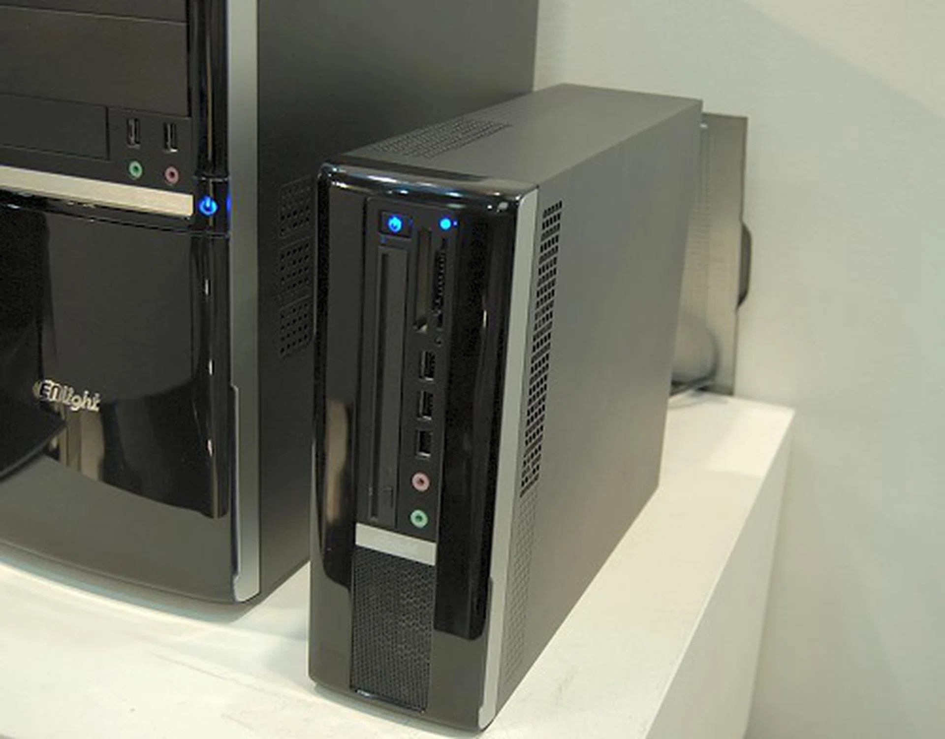  This is the other interesting model. If you thought this is a mini-ITX chassis, you would be forgiven since it is of that size - but it can take in a microATX motherboard!  