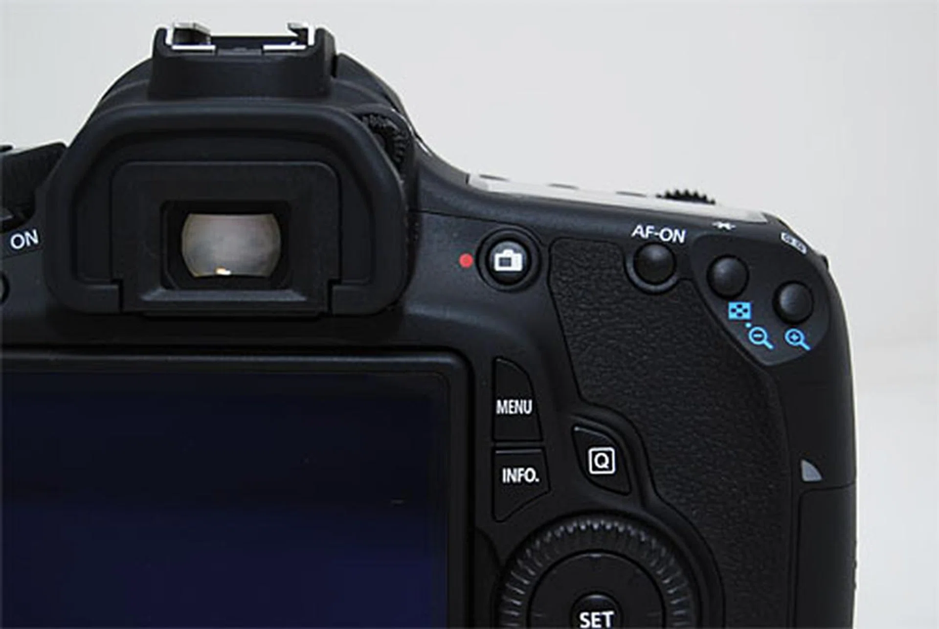 To switch AF points manually, you'll need to press the AF-Focus button on the top right corner first.