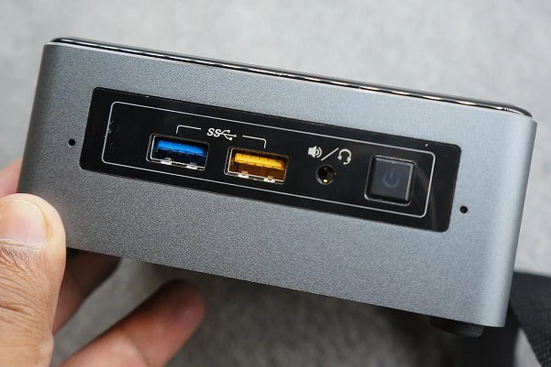 Besides a darker aluminum case that makes it more contemporary, there's now a multi-color LED ring that lets you personalize your NUC with the look you want.