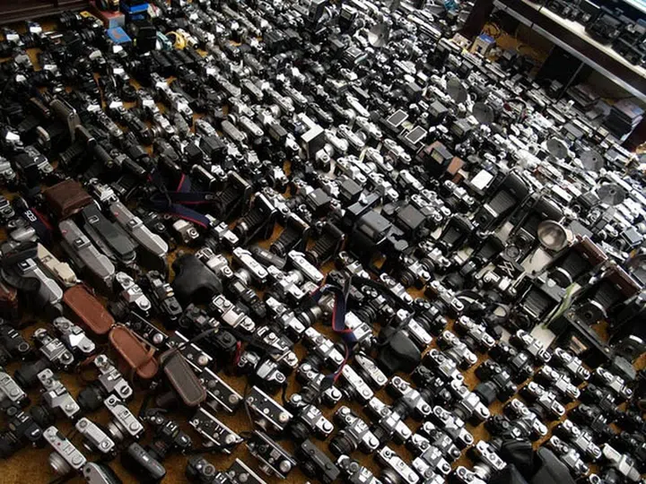 Man Auctioning His Colossal Collection of 1,000+ Vintage Cameras on ...