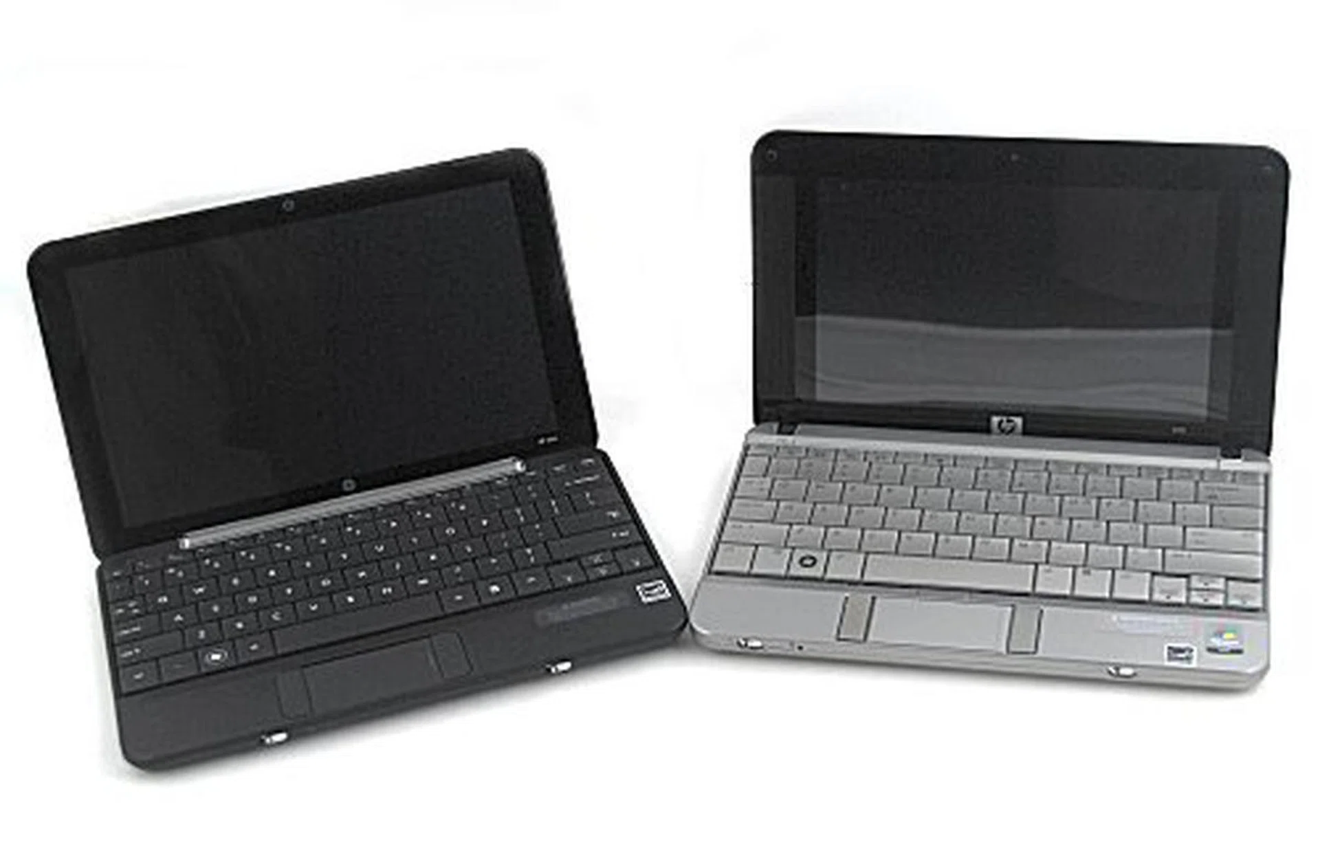 We placed the Mini 1000 and Mini-Note side by side. There's not much of a difference to be seen apart from the screen size and the change in location for the speakers.