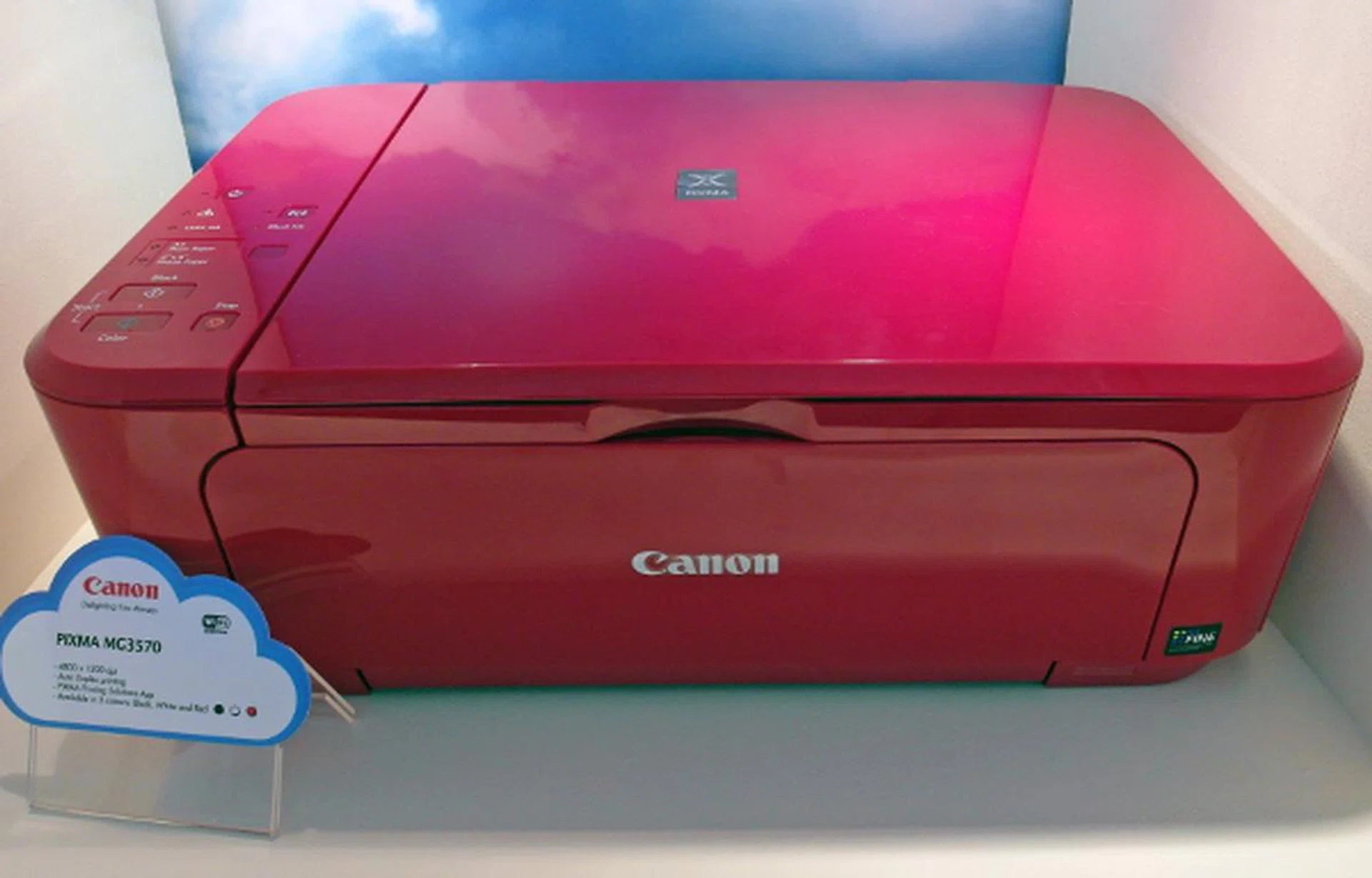 We're guessing the red color variant (which gravitates towards pink) for the Pixma MG3570 might be a popular choice among the ladies.