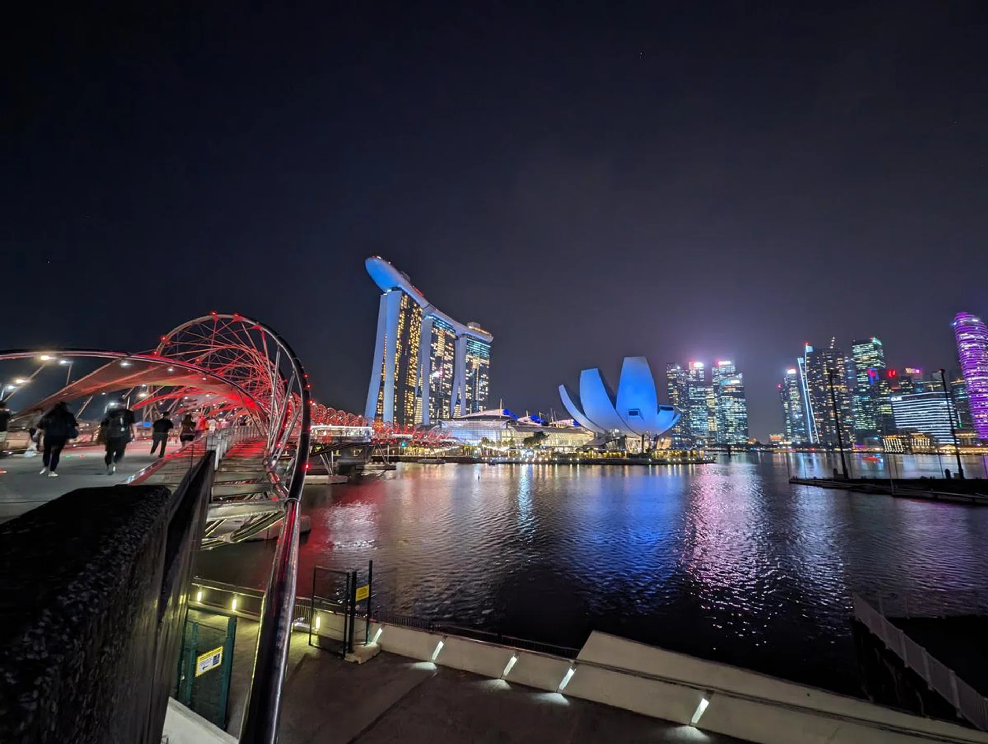 Google Pixel 8, ultra-wide.