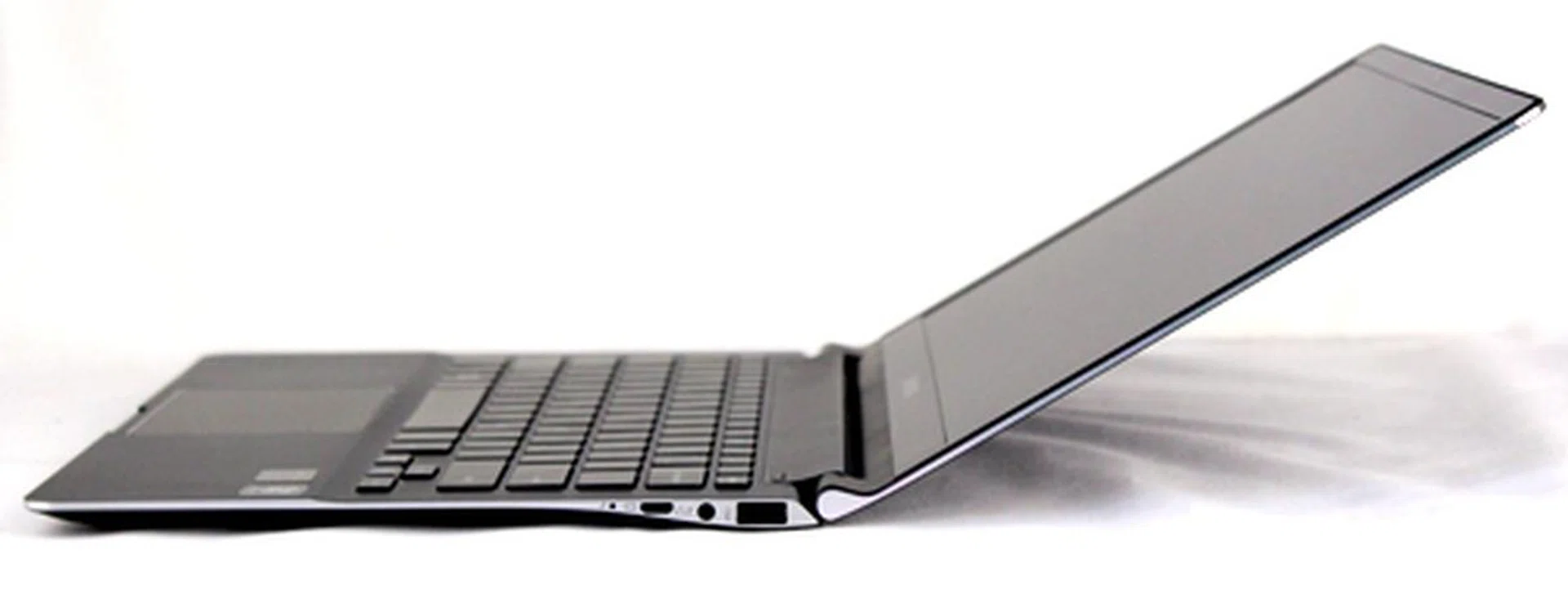 The Series 9 manages to come close to the Macbook Air when it comes to component and price balance. However it does fall short simply because it offers only a 128GB SSD rather than a 256GB SSD for its competitor at a similar price point. Otherwise we'd recommend it in a heartbeat.