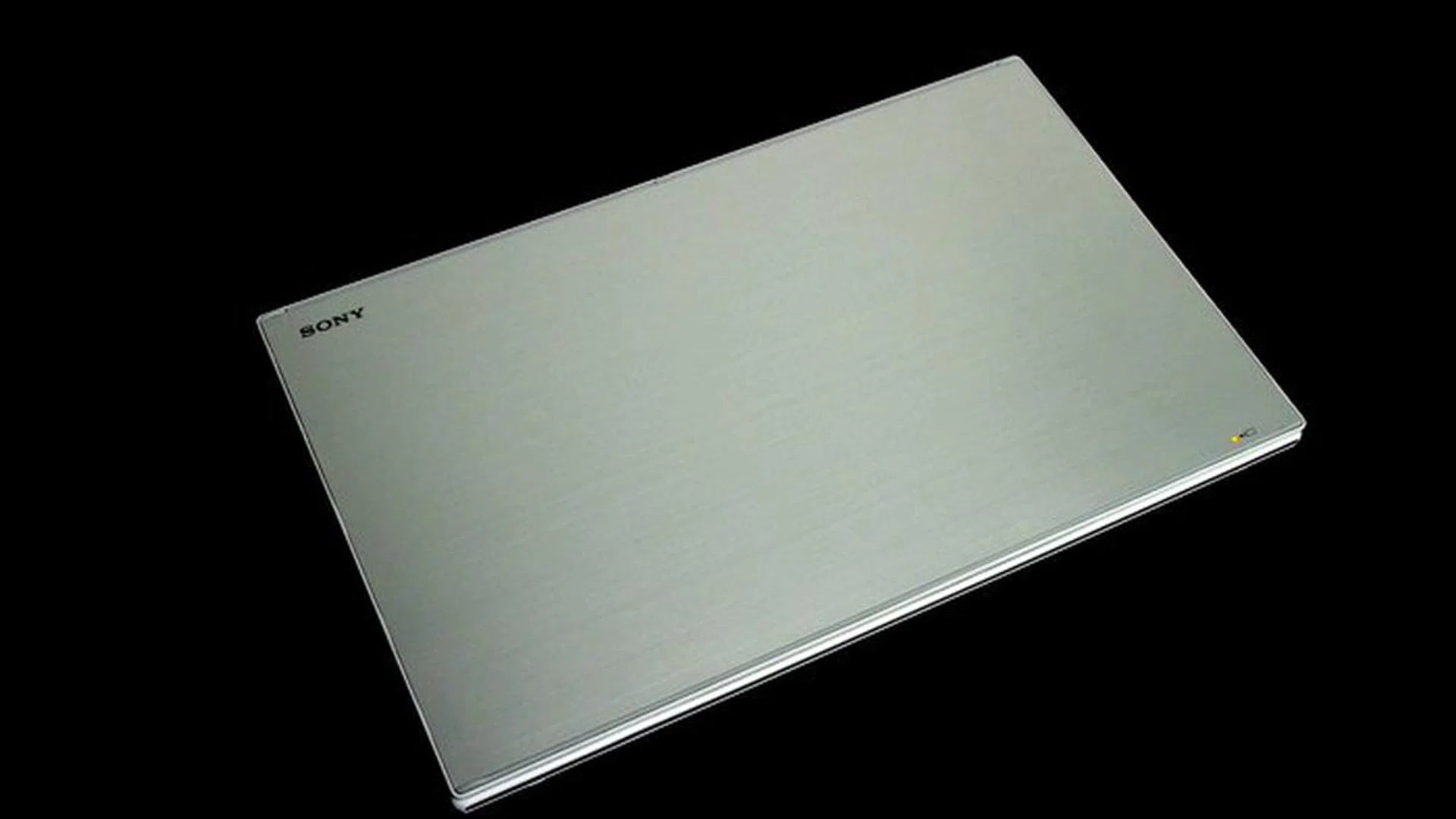 The Tap's cover/keyboard also has a built in battery that can last up to a month prior to needing a charge. Charging is only possible when snapping it on the Vaio Tap 11, which has charging contacts to align with its cover.