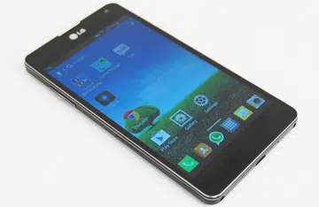 Unlike the ASUS PadFone 2, HTC One X+ and Samsung Galaxy S III, the Optimus G sports a more rectangular form factor that is similar to the 5-inch Sony Xperia Z.