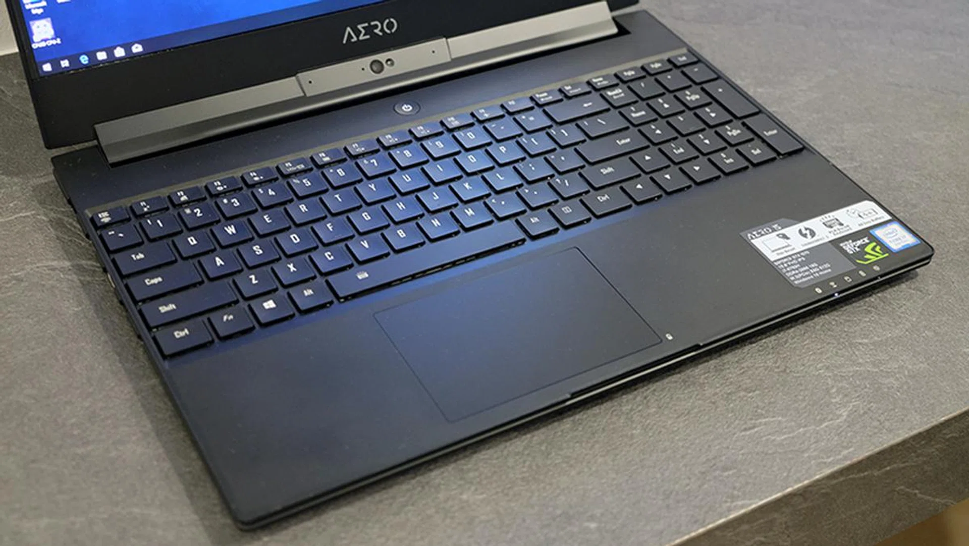 Gigabyte Aero 15X v8