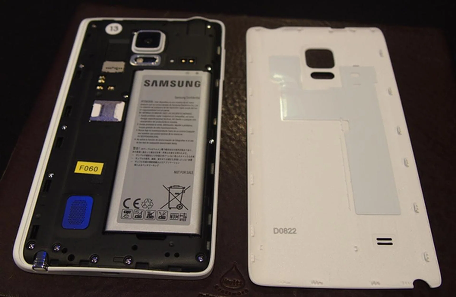 The Samsung Galaxy Note Edge has a smaller battery (3,000mAh) compared to the Galaxy Note 4 (3,220mAh).