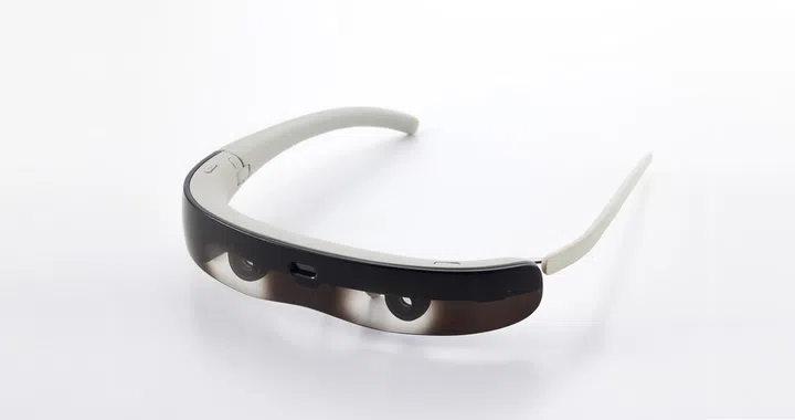 ViXion01 Auto-Focusing Eyewear. Source: ViXion.