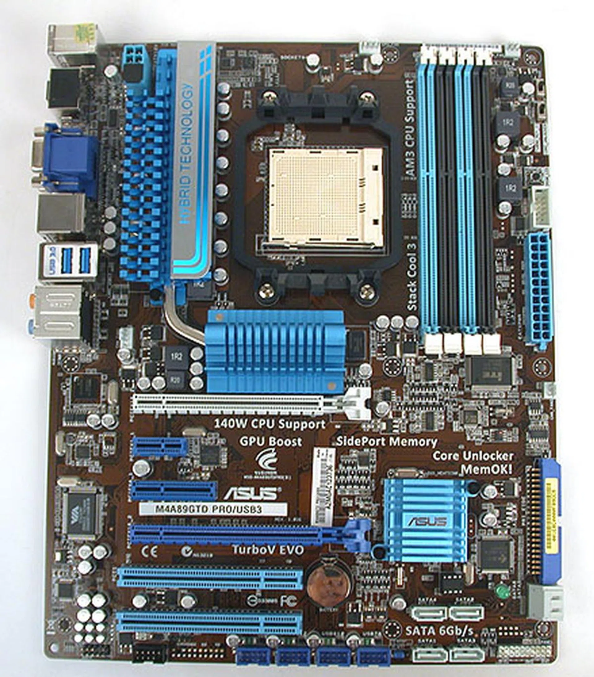 The brown PCB is not the most attractive of choices but the board at least is well-made and doesn't feel cheap.