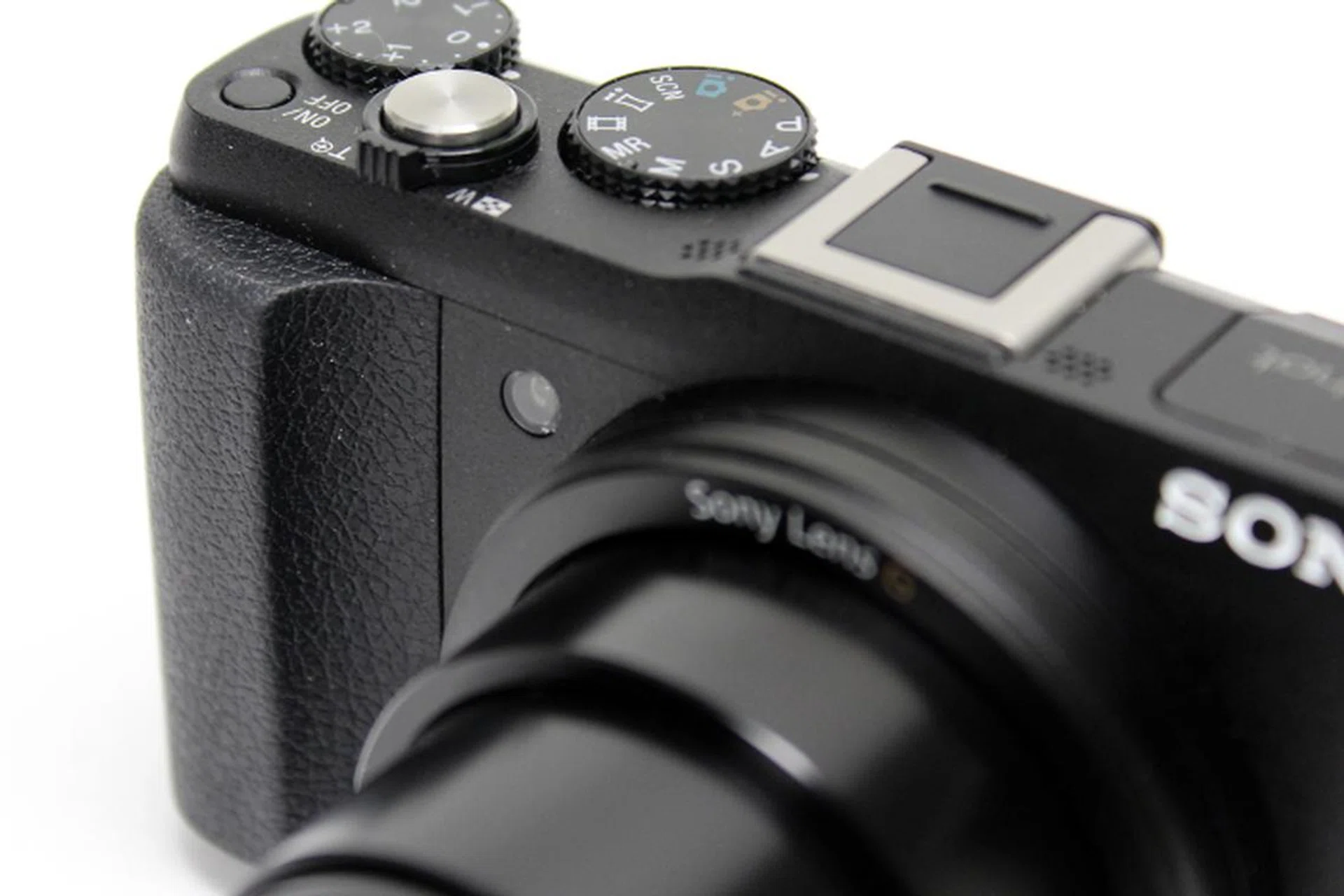 The grip on the front does help you to handle the camera confidently, but the back thumb rest could have been improved upon.