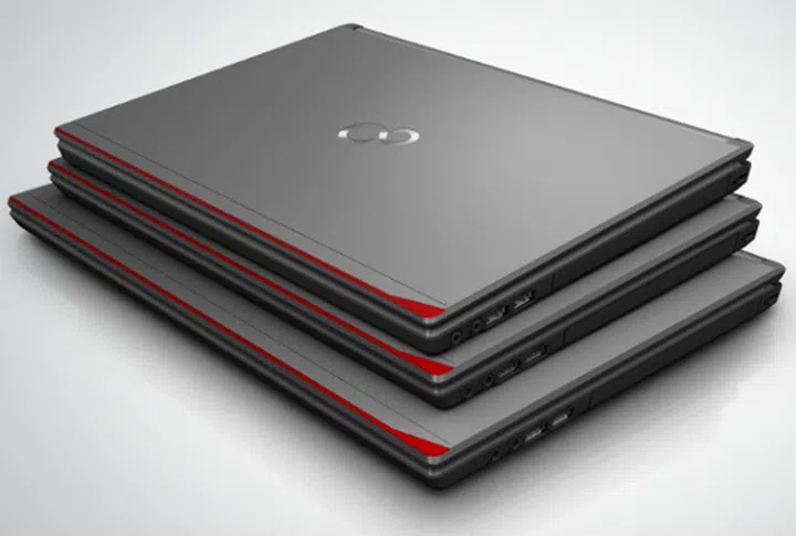 Left to right: the Lifebook E753, E743, and E733.