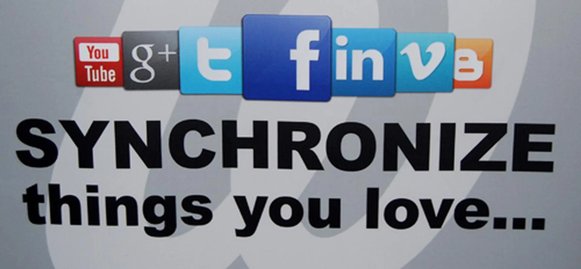 Wikiaboutme does what this image depicts. It serves as a dashboard for you to manage your social media presence.