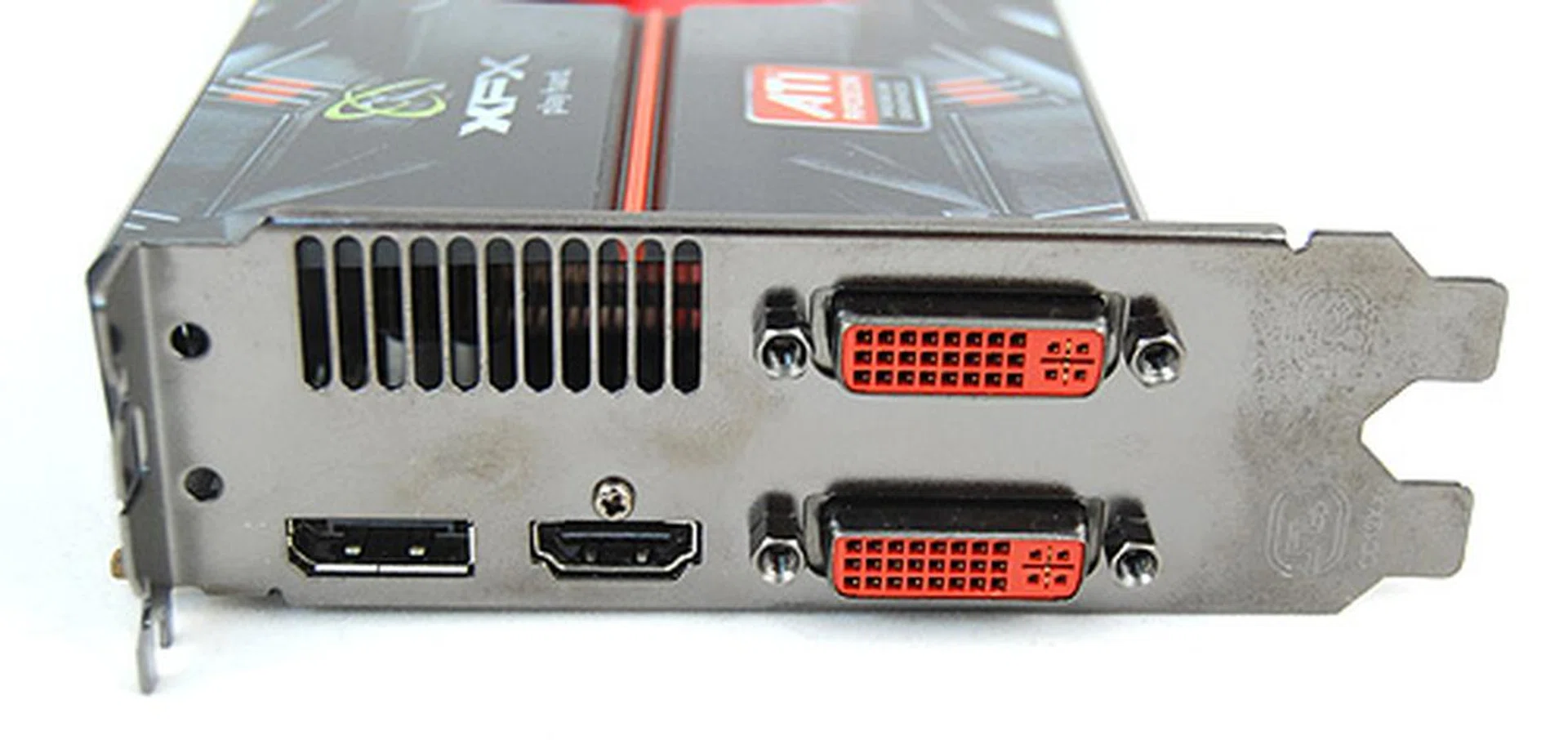 Again, we see the usual twin DVI and single HDMI and DisplayPort on the backplate of the XFX card.