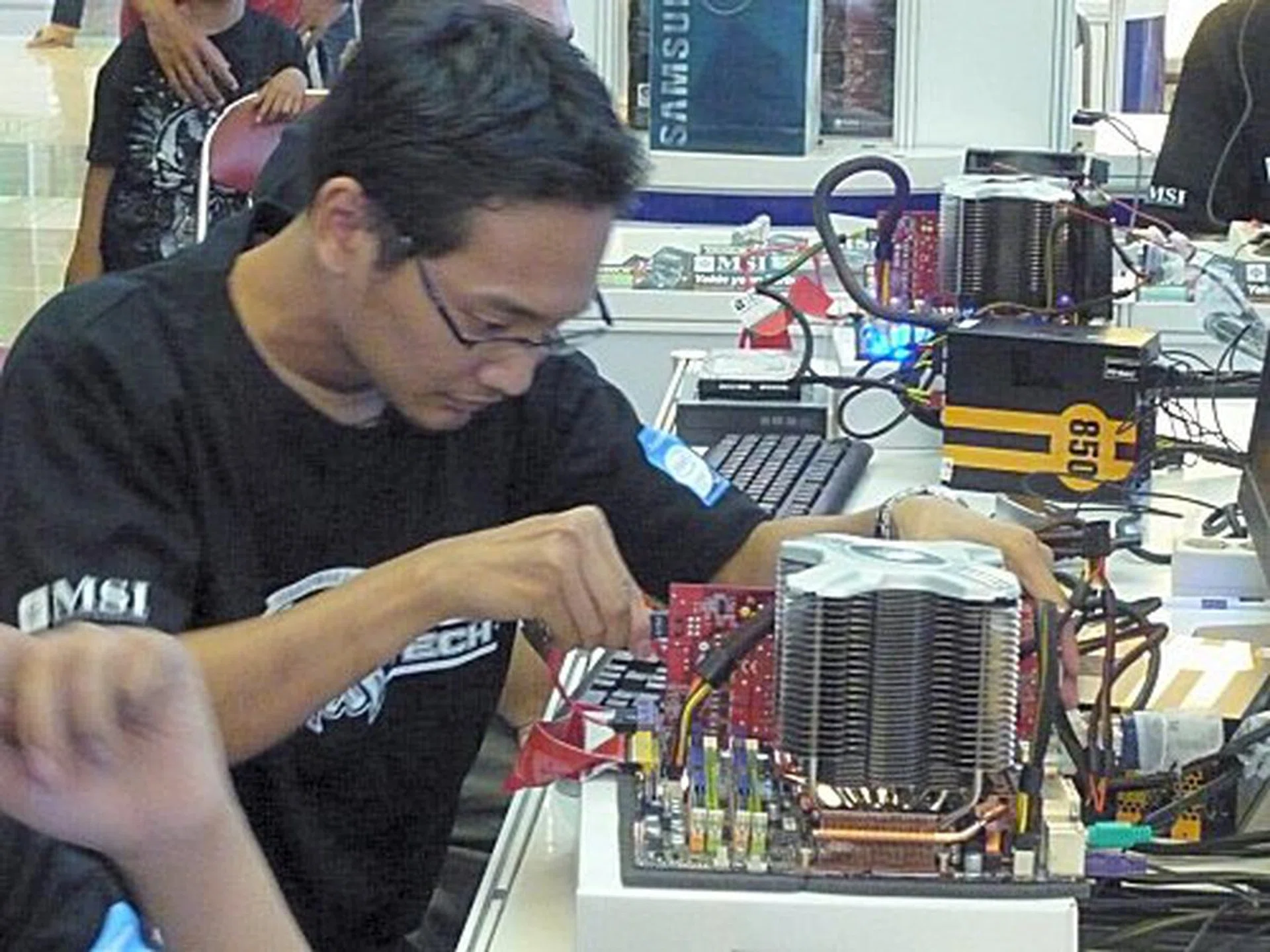  Raihan here is trying to get his rig started. It started, flickered and died. Oh no!  