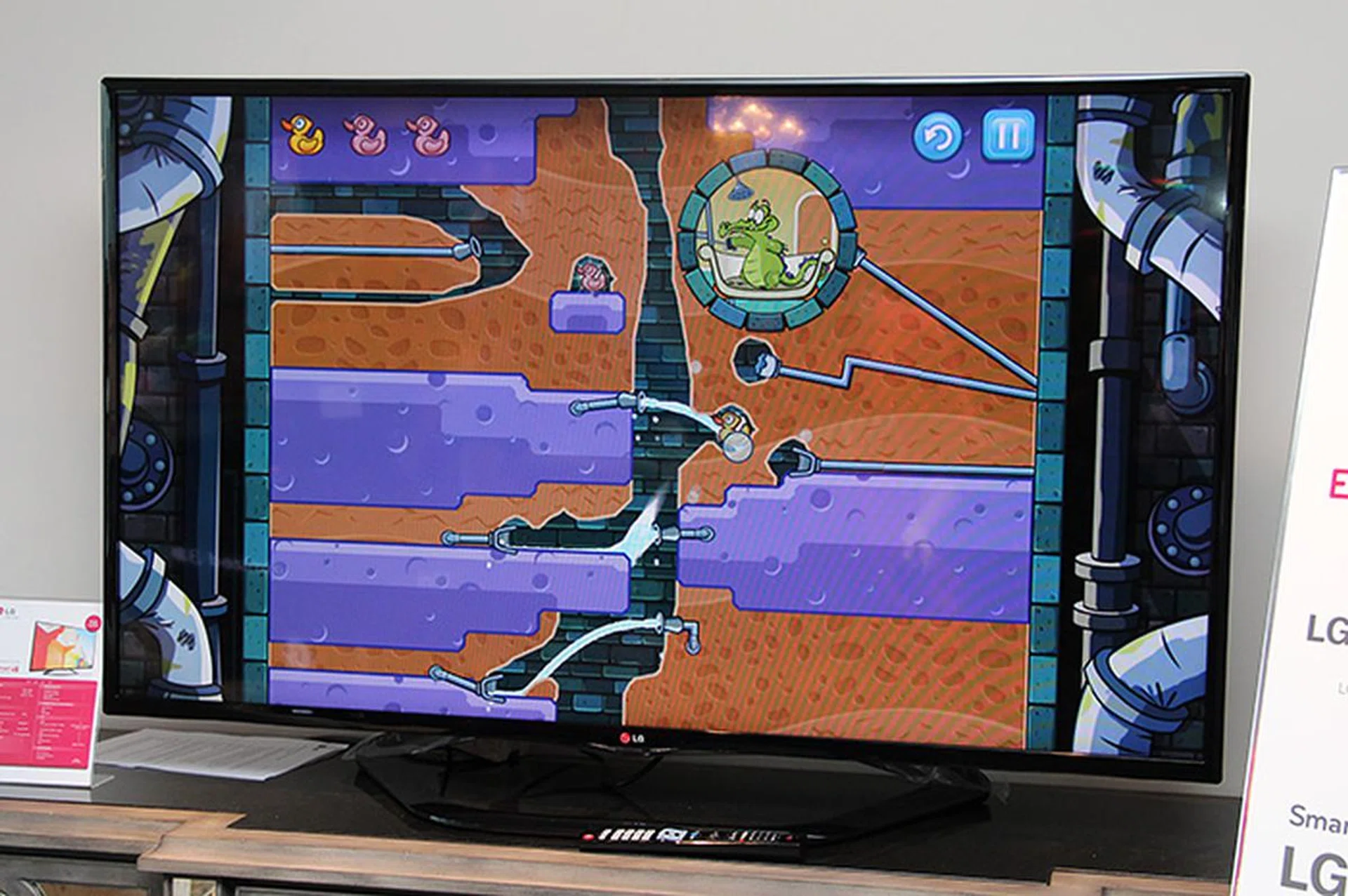 Popular smartphone/tablet game Where's My Water? can now be downloaded on LG's latest TVs.
