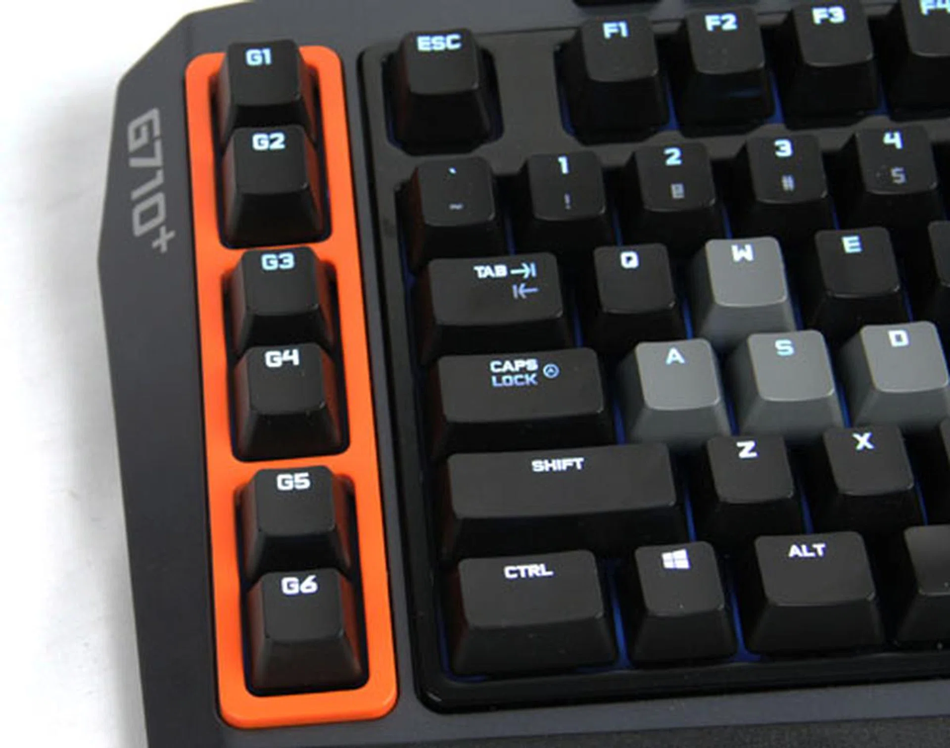 The bright orange edge enclosing the G-keys shouts out for attention as these are the extra programmable keys. Whether it looks appealing and if it's located at the right place, that would heavily depend on your personal preferences. More about the G-keys later in the article.