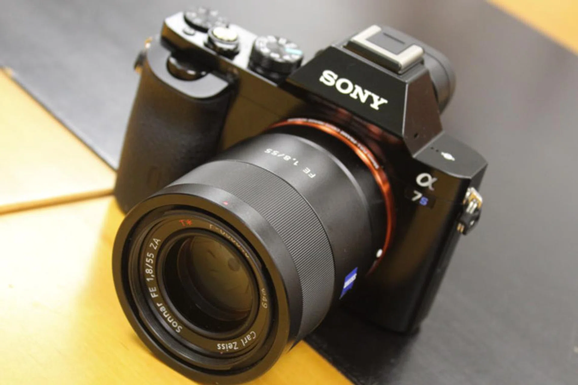 It looks virtually identical to the A7R and the A7, but features completely different imaging performance.